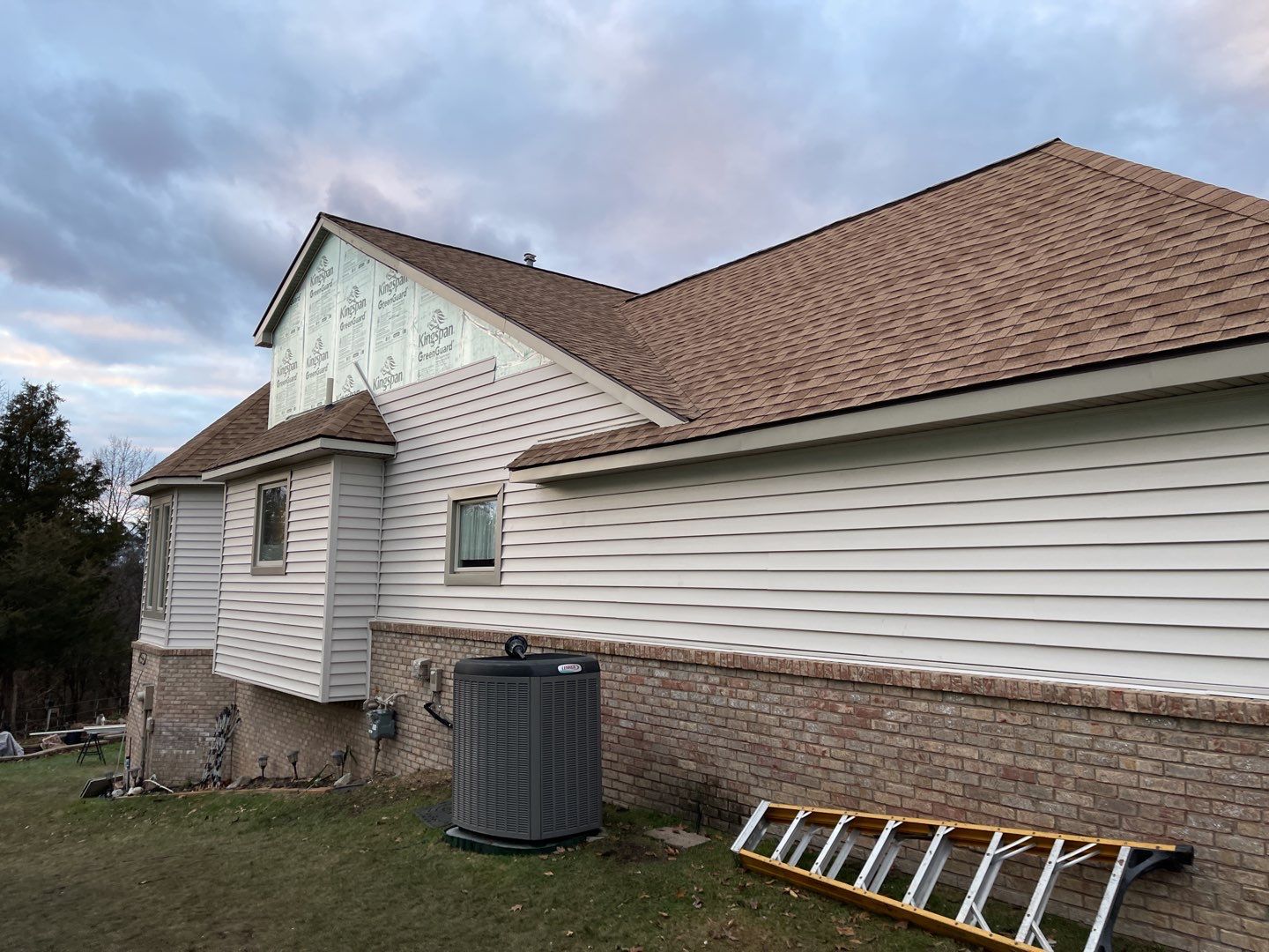 Siding Replacement using CertainTeed Restoration Classic D5 by 180 Contractors