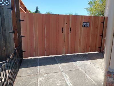Board on Board with 1' Triple Lattice - 8' / 6' High