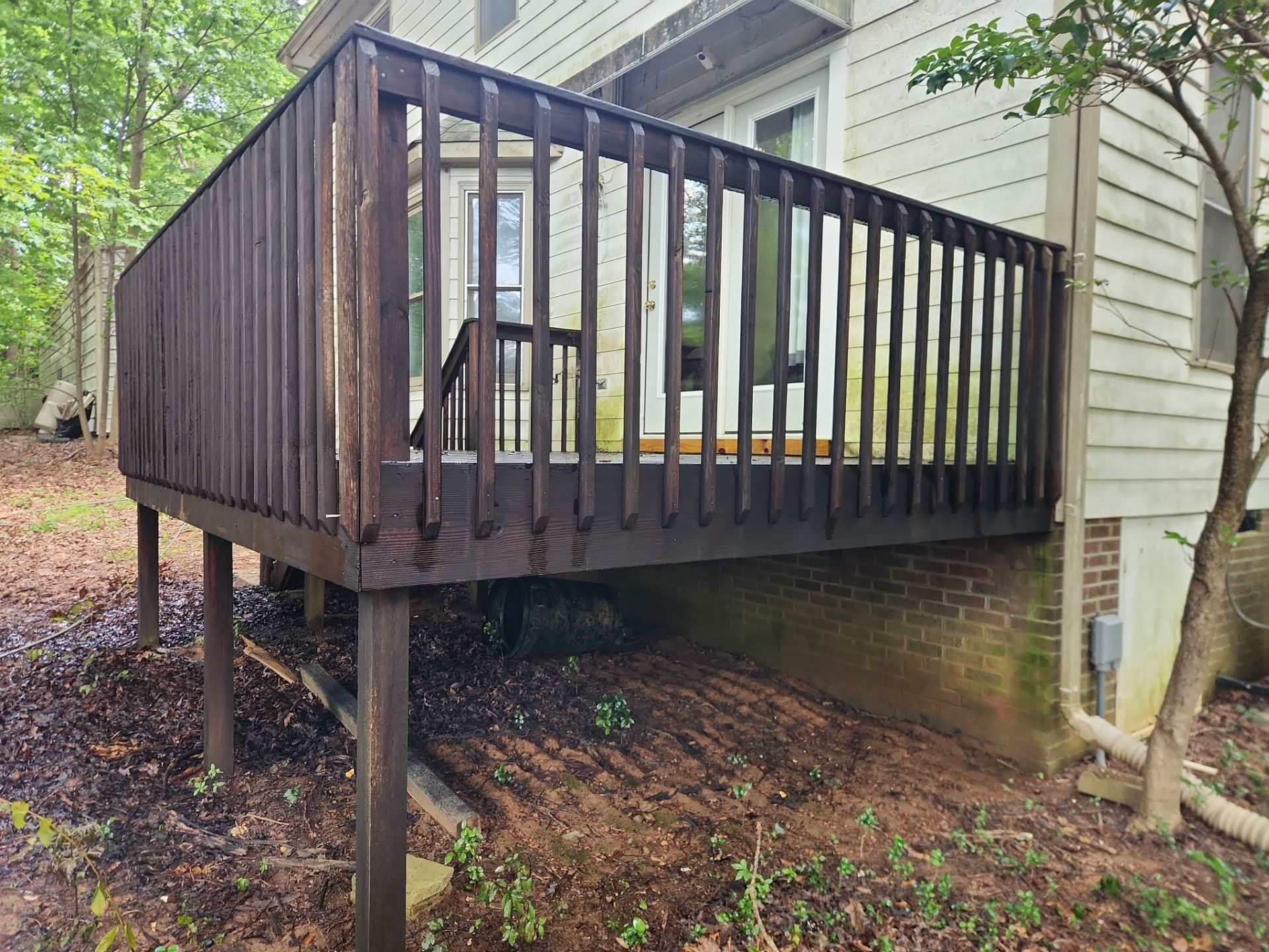 Wood Deck using Wood Sealant by DuraSeal