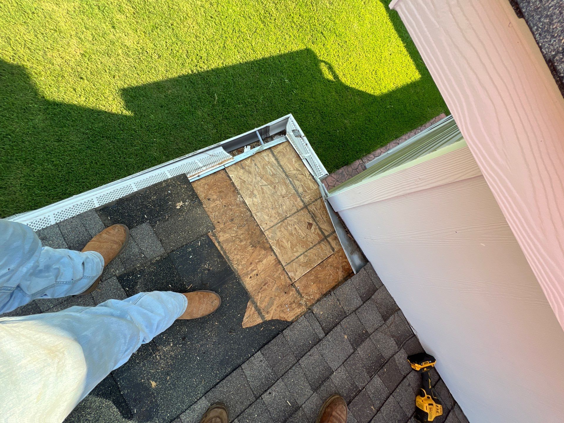 Hail Damage using Owen's Corning Duration (Lifetime) Shingles by Roof Repair Company