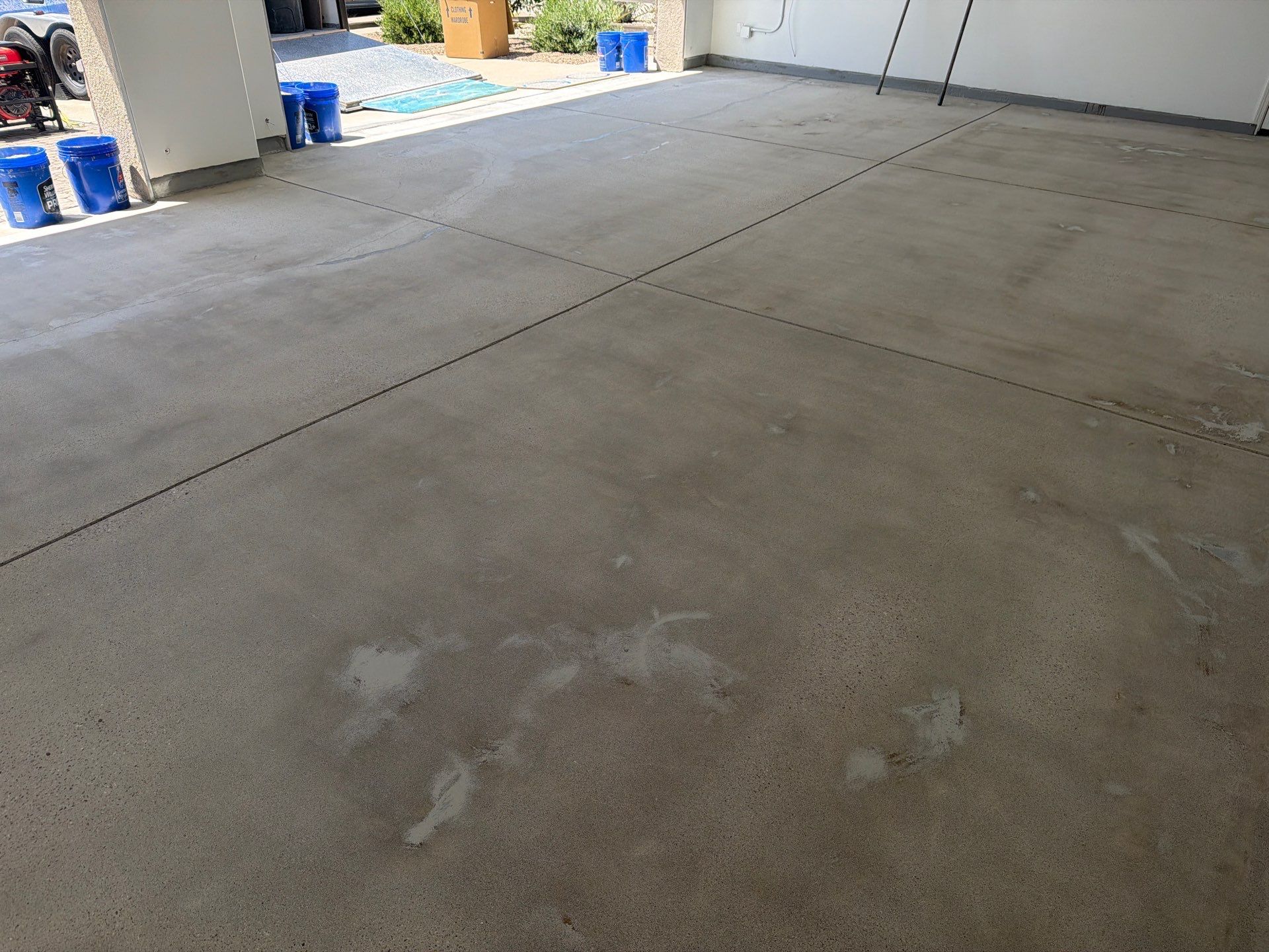 San Luis Obispo Garage Floor Polyurea Coating with Driftwood Flakes by MGP Coatings