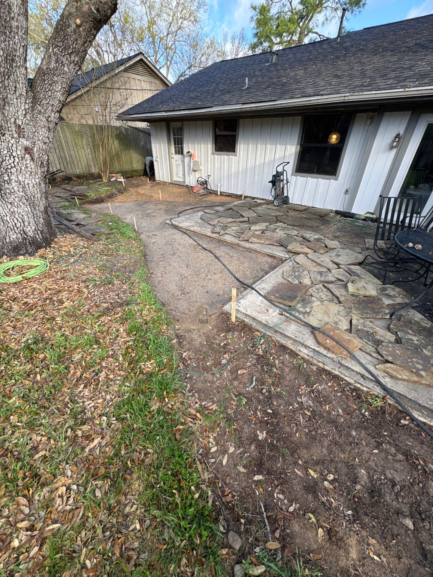 🌿 Jackie’s Outdoor Transformation — Drainage, Flagstone & Full Restoration by Texas Urban Elements