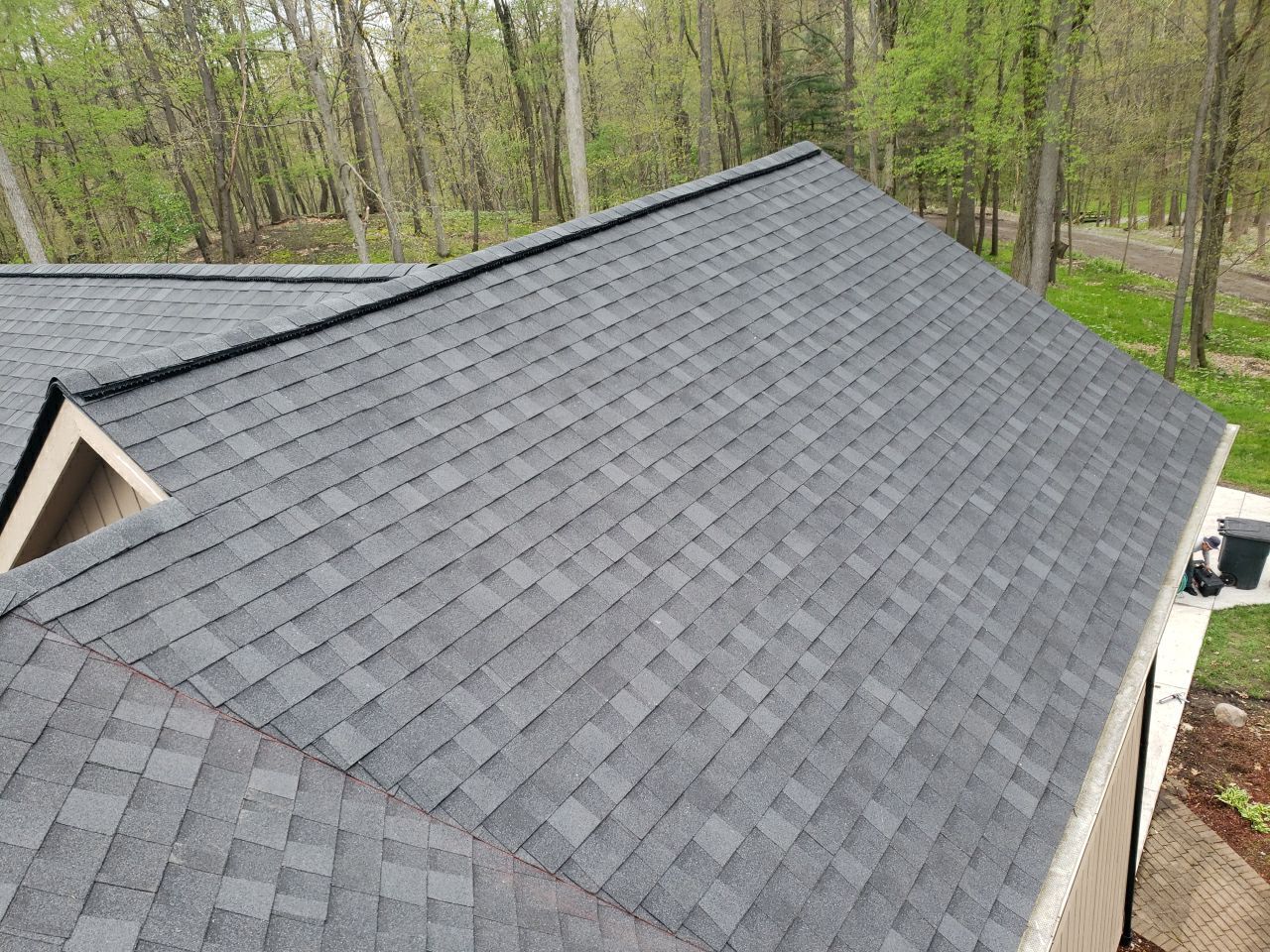 Brand: Atlas Pinnacle Color: Pristine Scotchgard Black Drip: Black by Eagle Eye Roofing