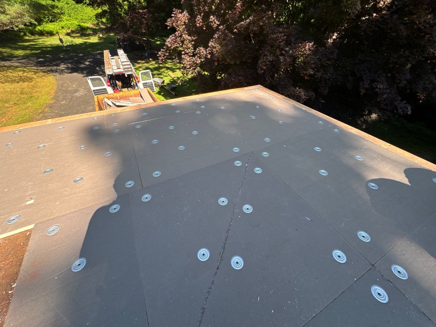 EPDM installed in Woodbury, CT by DiGiorgi Roofing and Siding Inc