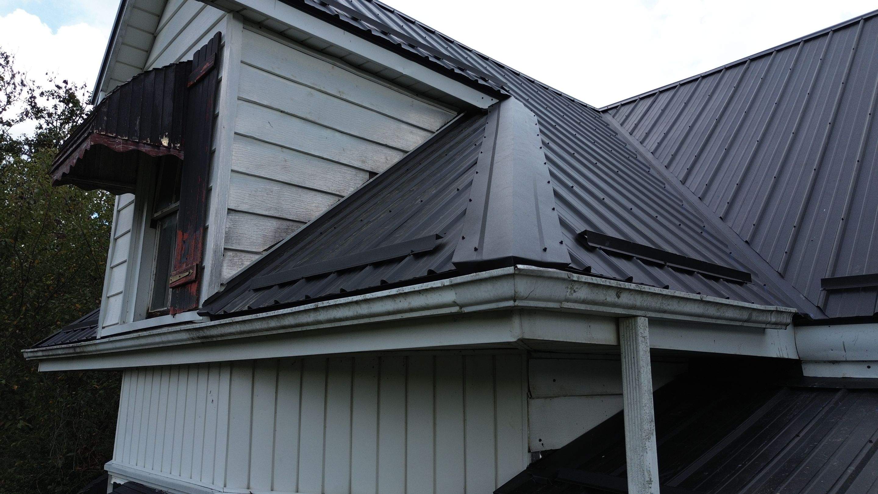 Byrd Residence by Omnia Roofing