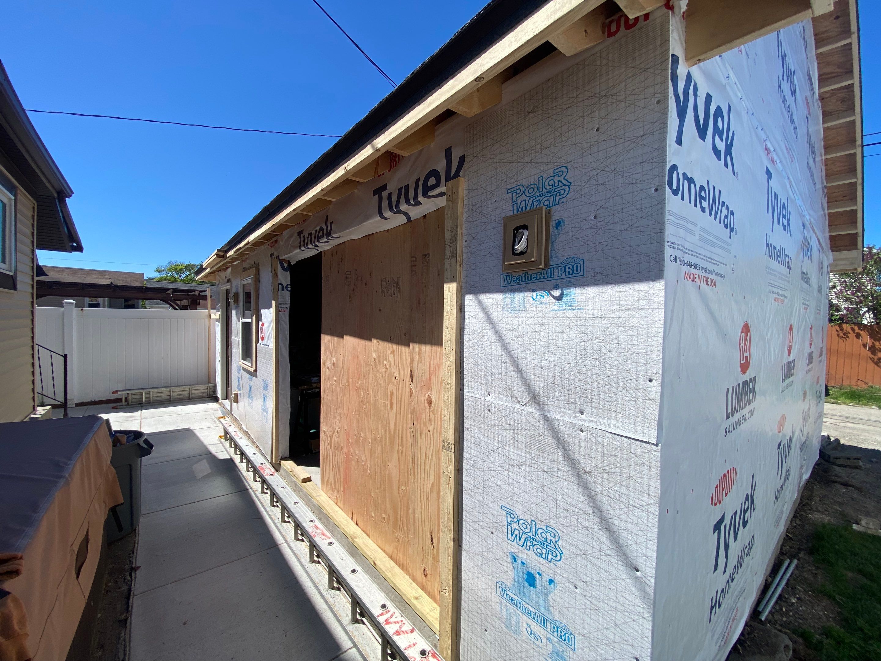 Garage by Ivy Lea Construction