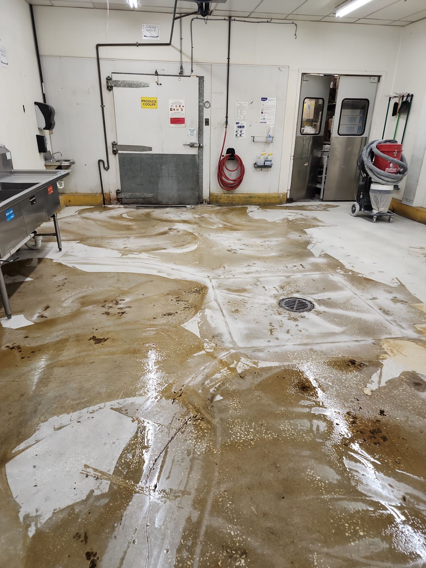 Fresco y Más Food Prep Area by Seamless Surfaces