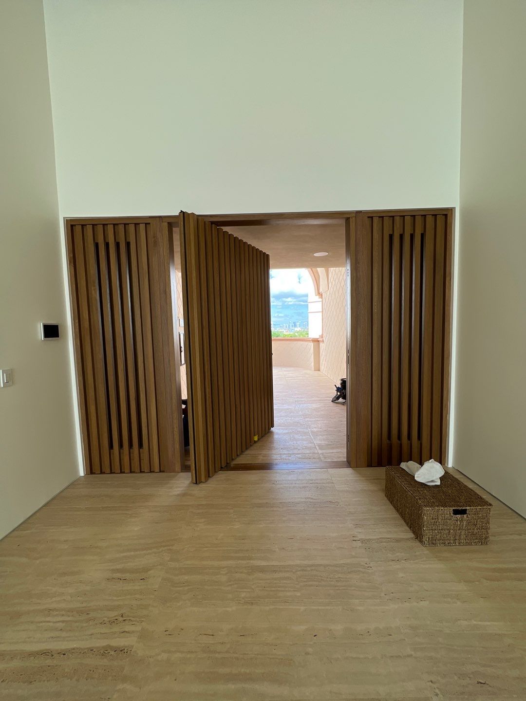 7774 - FISHER ISLAND by Impact Precious Wood Inc.