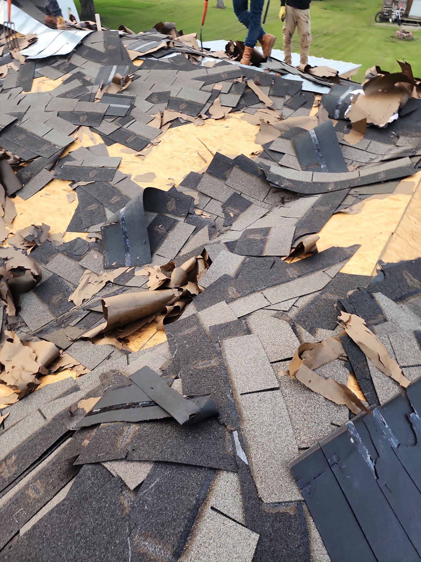 Residential Roofing Installation using Owen's Corning Duration (Lifetime) Shingles by Roof Repair Company