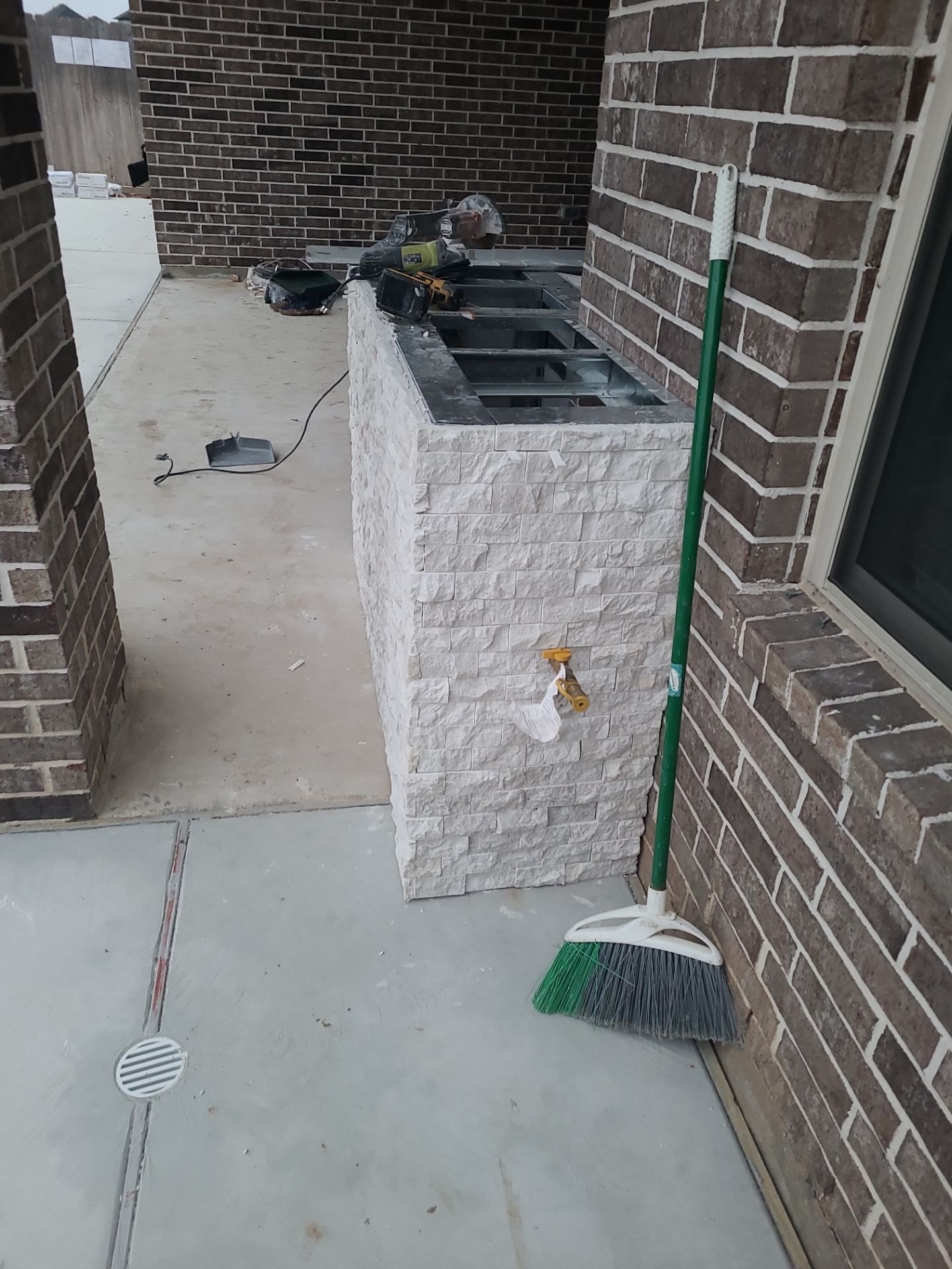 Summer Kitchen in Fulshear by SophAlx LLC