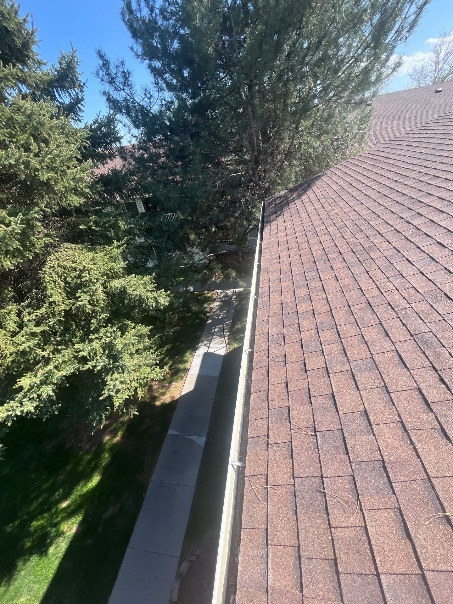 Commercial gutter cleaning Salt Lake City after photo with clean gutters