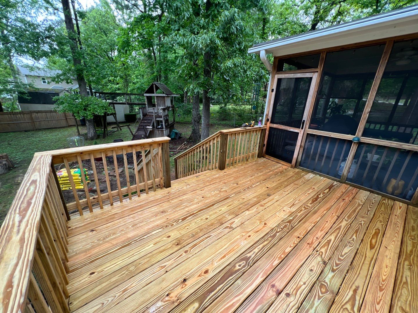 Oak Leaf Circle - Deck Installation  by Pillar and Pine