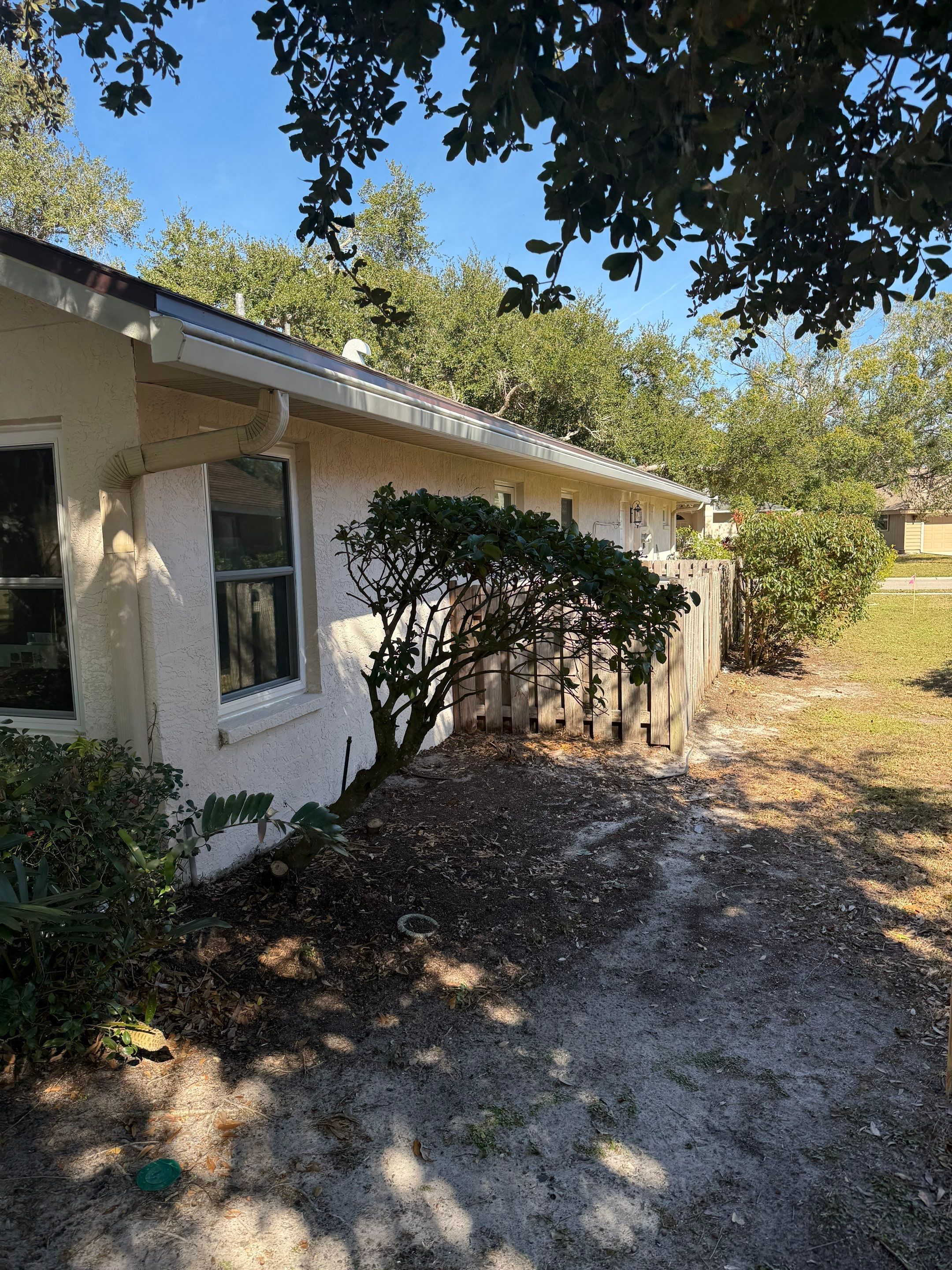 Seamless Aluminum Gutter Installation using 6 Inch Seamless Gutters in Sarasota FL by Gutter Professors