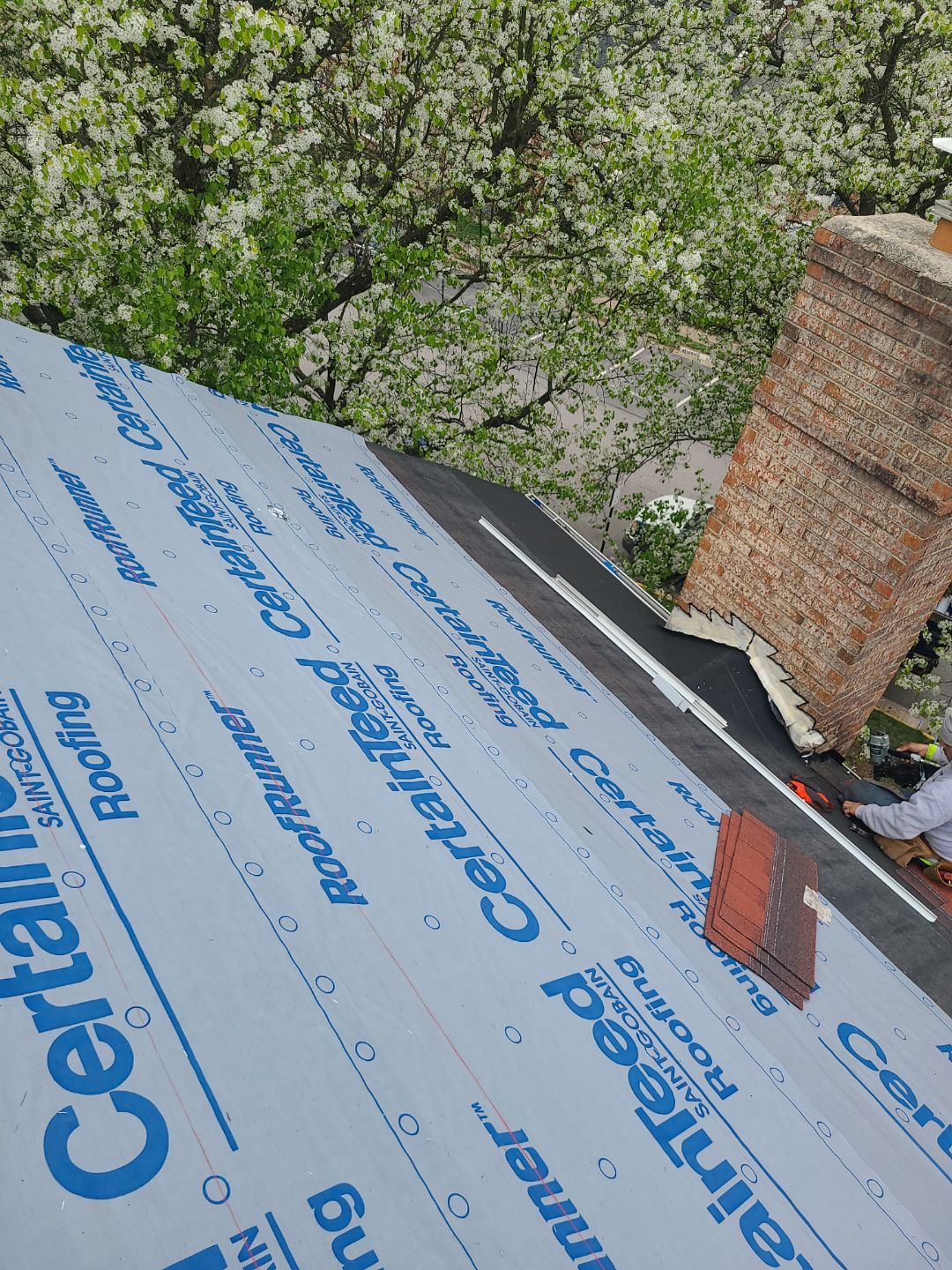 Springfield: Residential Roof Replacement with CertainTeed Landmark Pro in Max Def Red Oak by RM Banning, Inc.