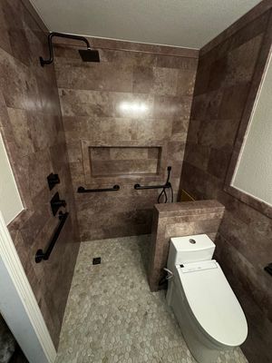 Tub to walk-in shower in Del Valle, 78617