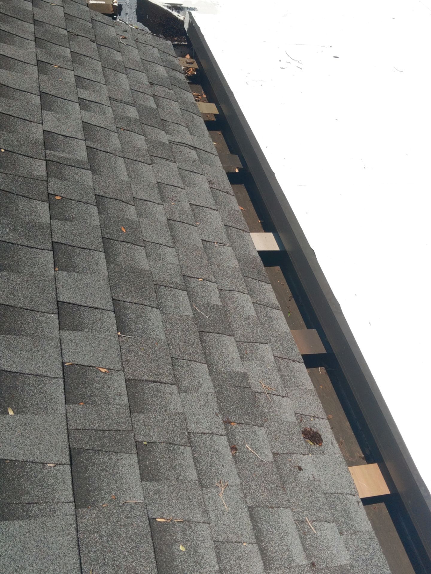 Gutter Guards Installation using Leaf Guard in Sarasota FL by Gutter Professors