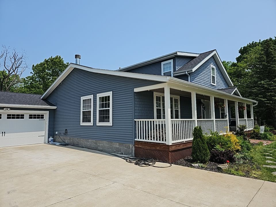 ATLAS PINNACLE COLOR: PRISTINE BLACK by Eagle Eye Roofing