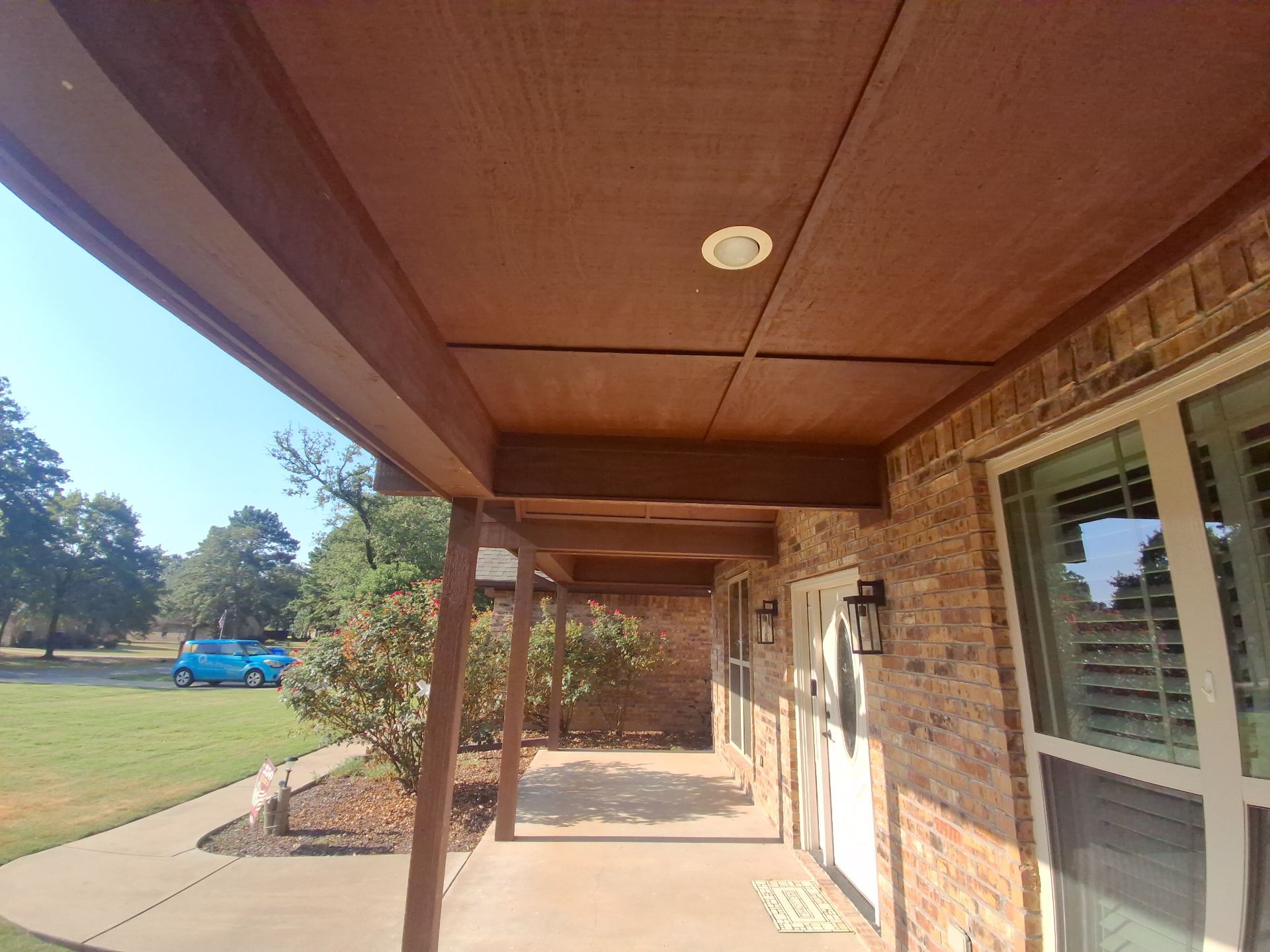 From Dated Brown to Modern Contrast: A Mineola Exterior Transformation by Quality Coats Painting