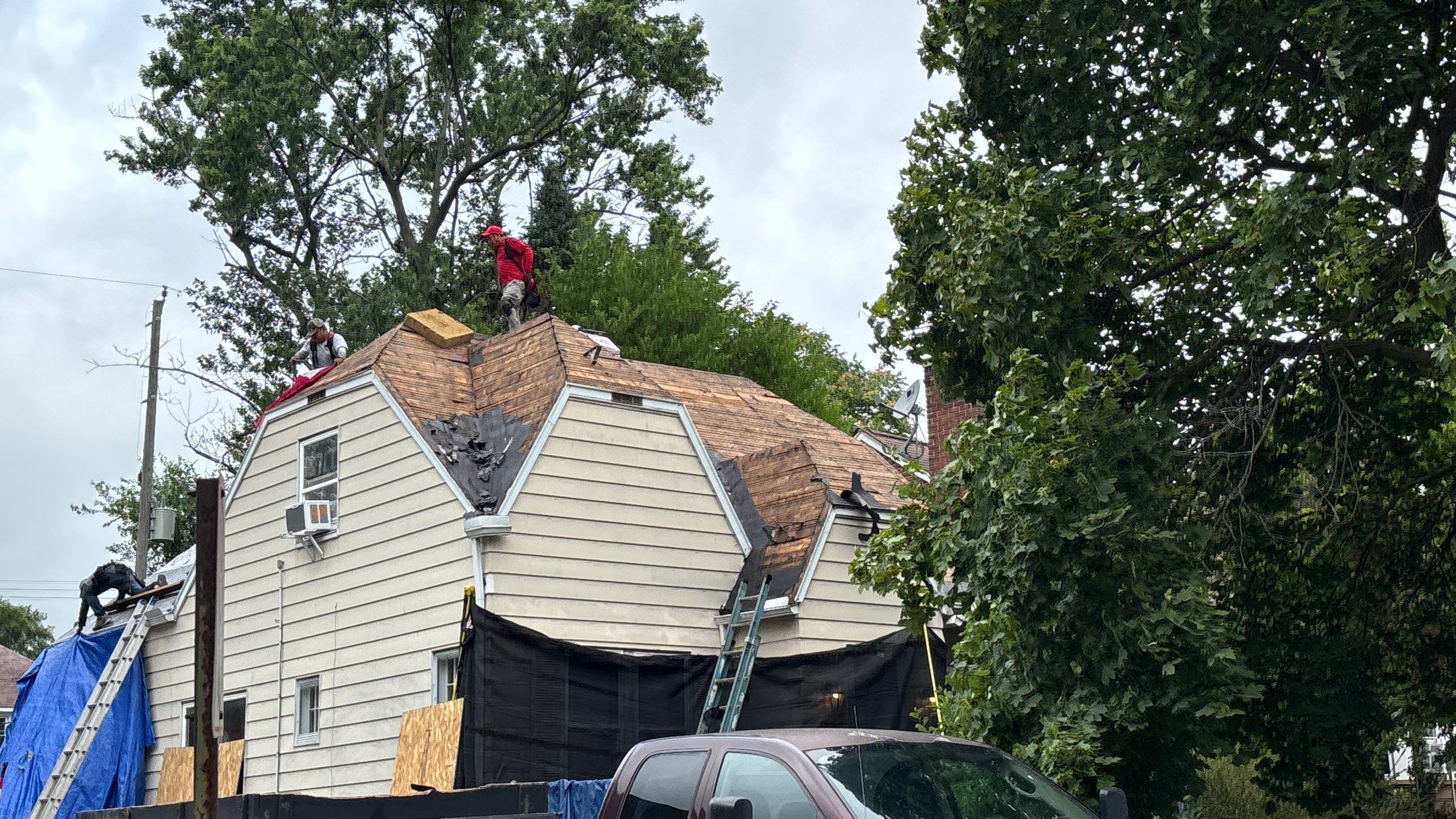 Roof Replacement using Owens Corning Brownwood by 180 Contractors