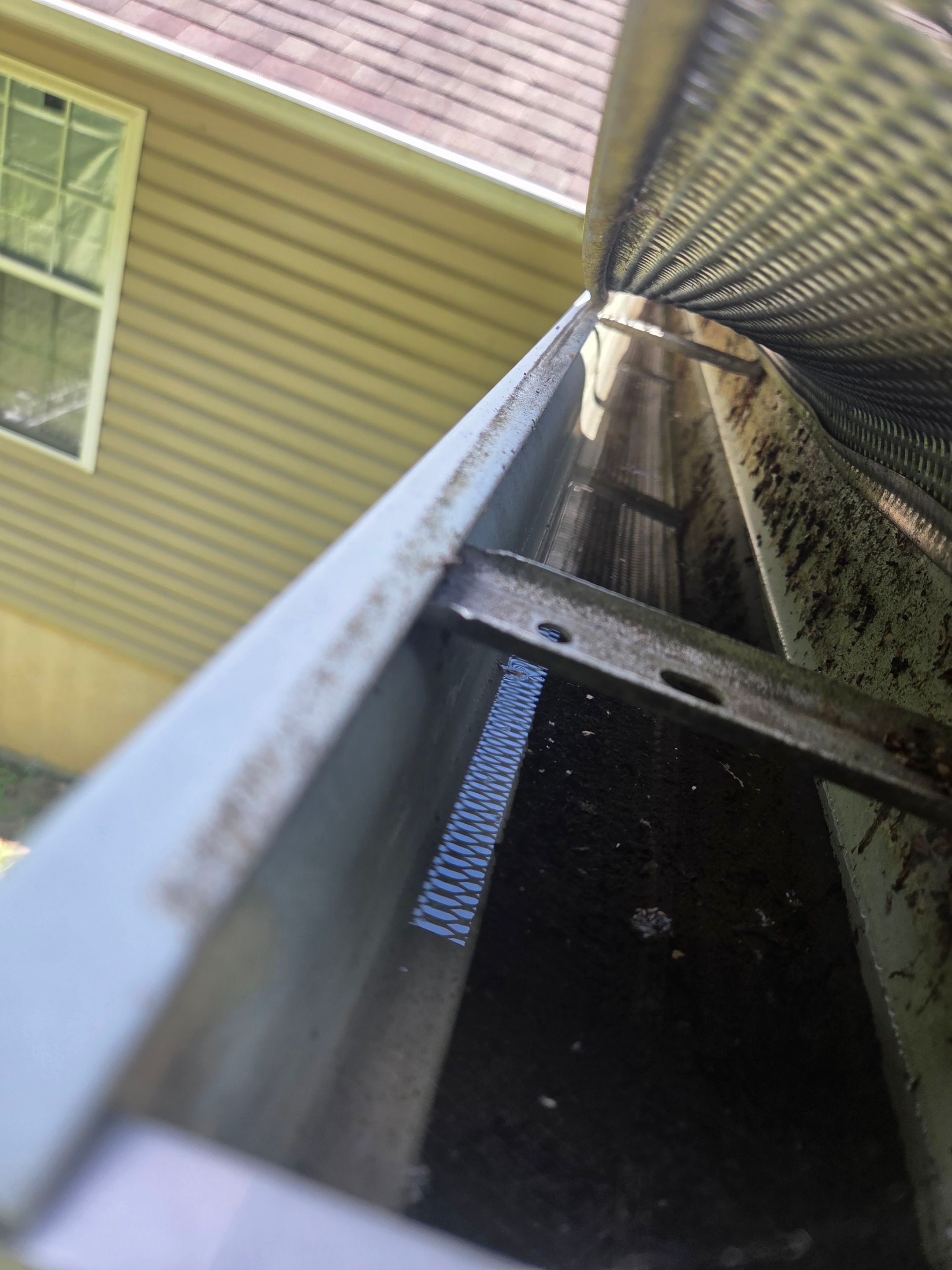 Gutter Cleaning and Debris Removal for Residential System in Crossville