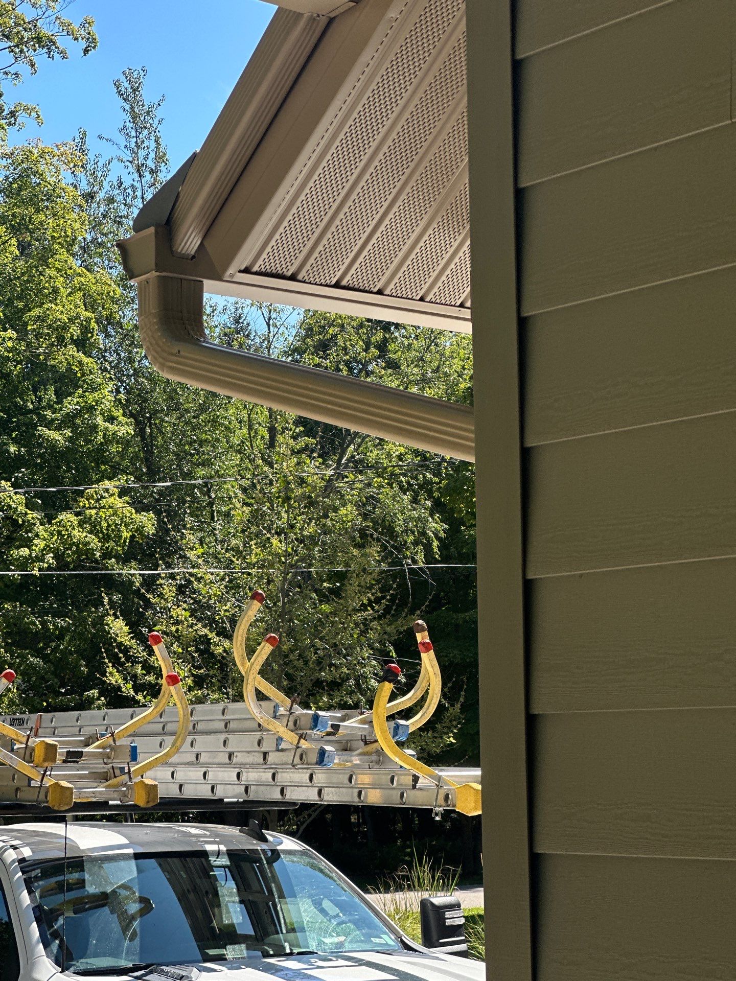 Custom Gutter System and Gutter Helmet Installation in Frankfort by Rainbow Seamless Systems