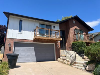North Ogden | Hardie B&B & Wood-Tone Accent | Arctic White