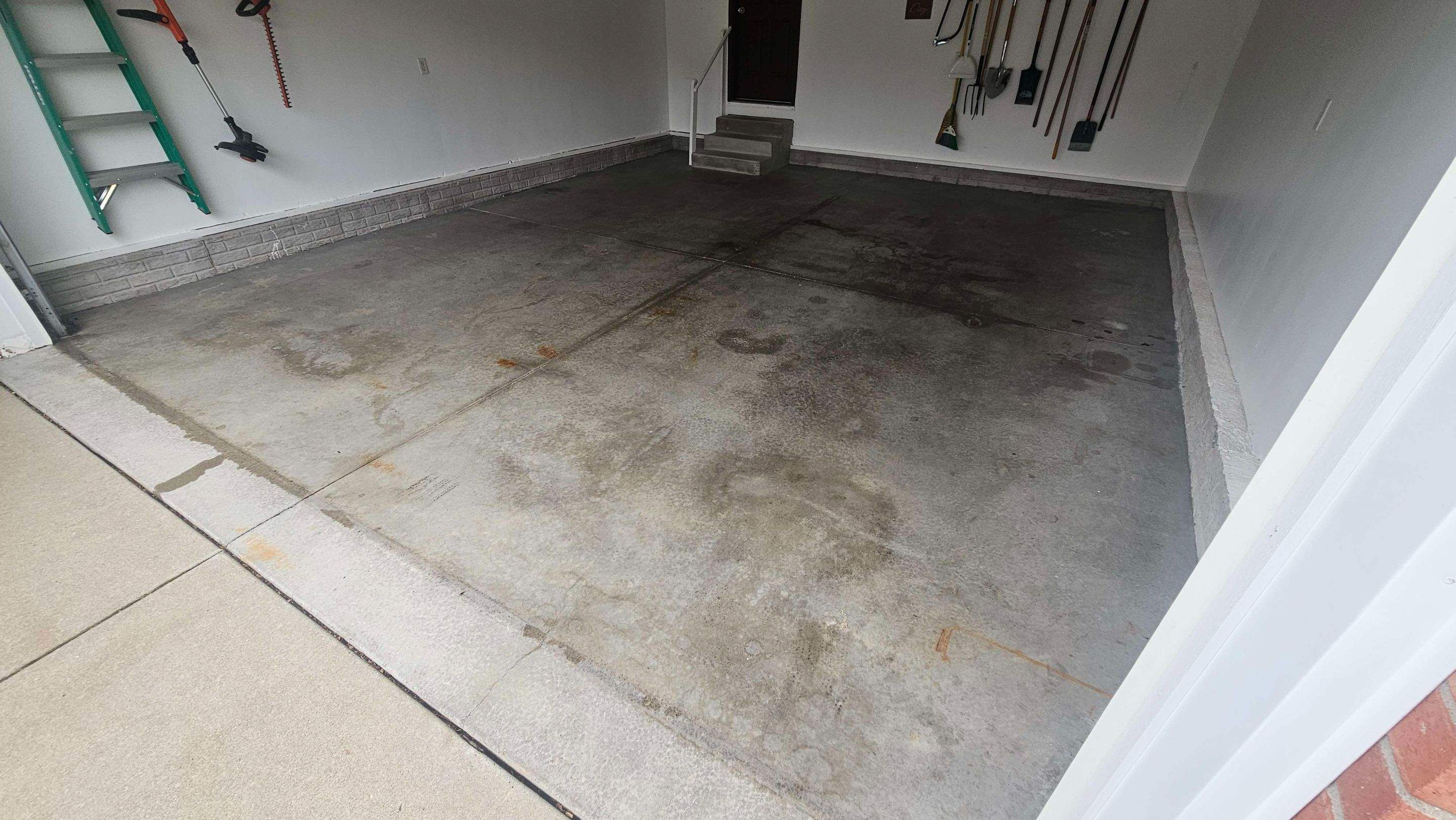 Creekbed Garage Normal by Loud Bros