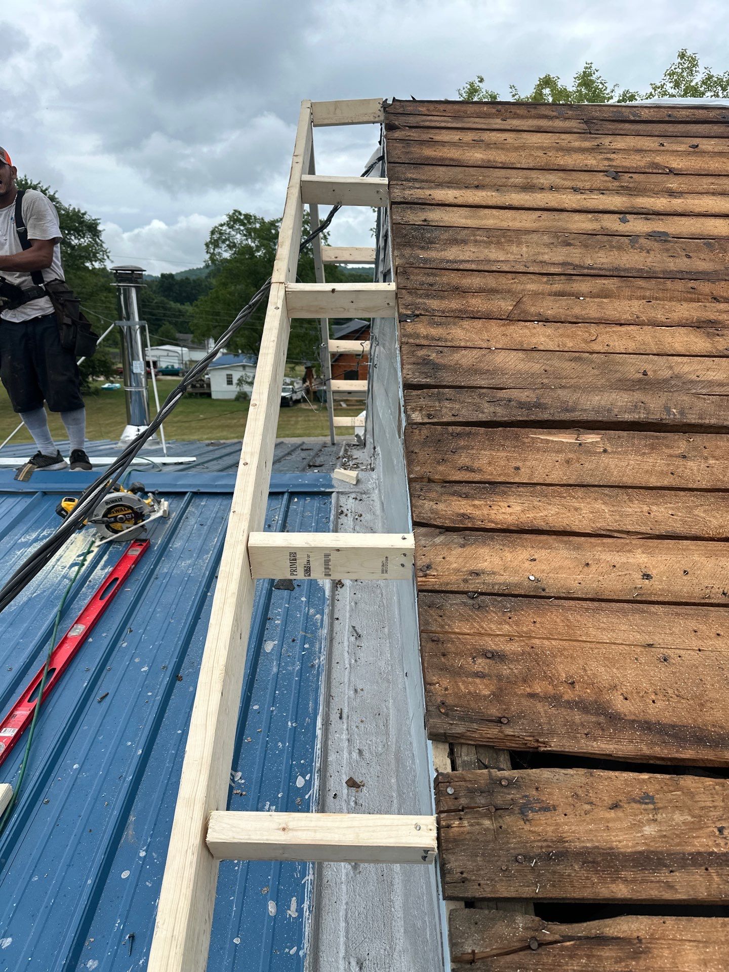 Residential Roofing Installation using GAF Timberline HDZ Charcoal by Rainstoppers Roofing