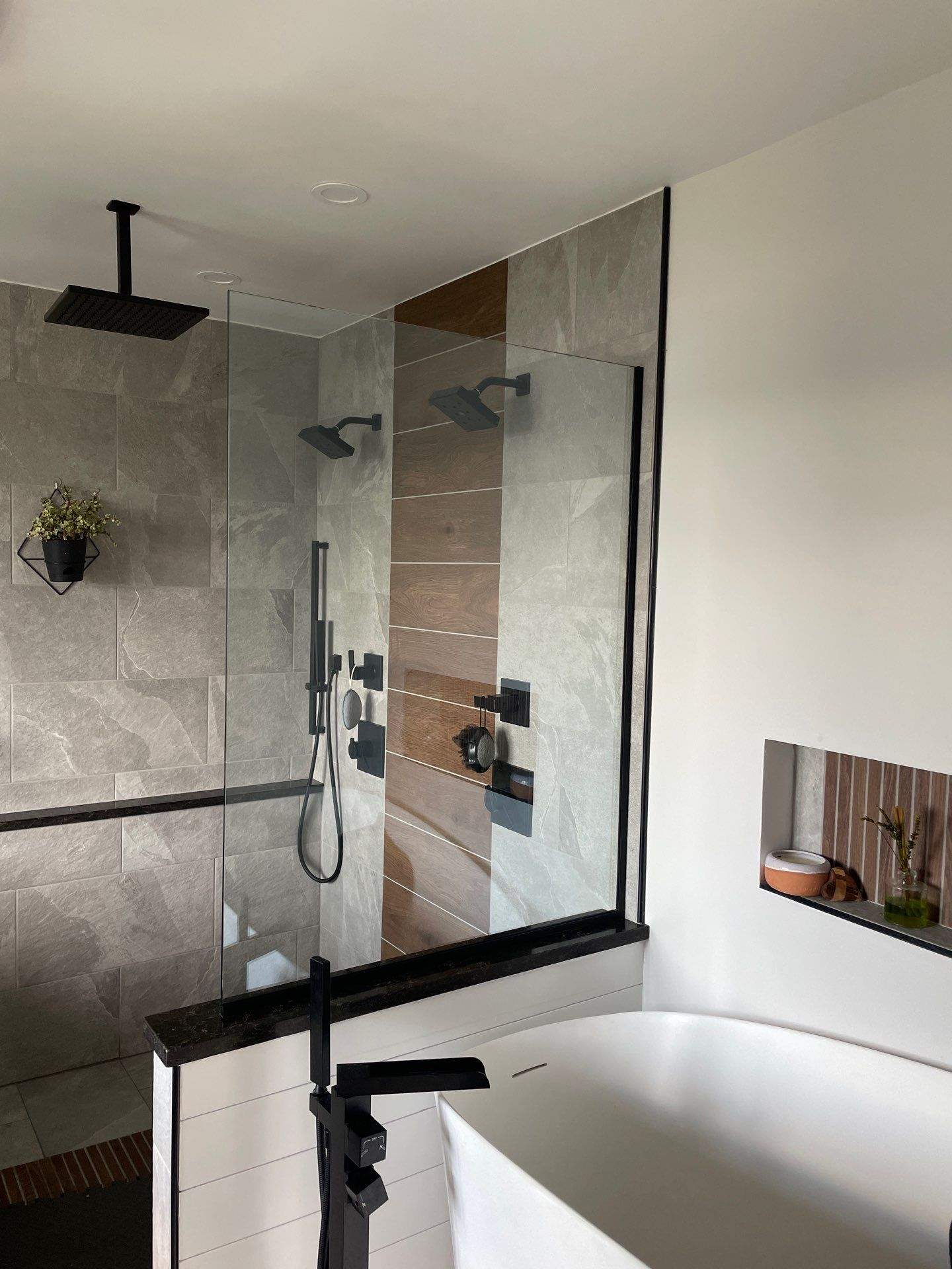 Spray Panel in Channel by Cheshire Glass Company
