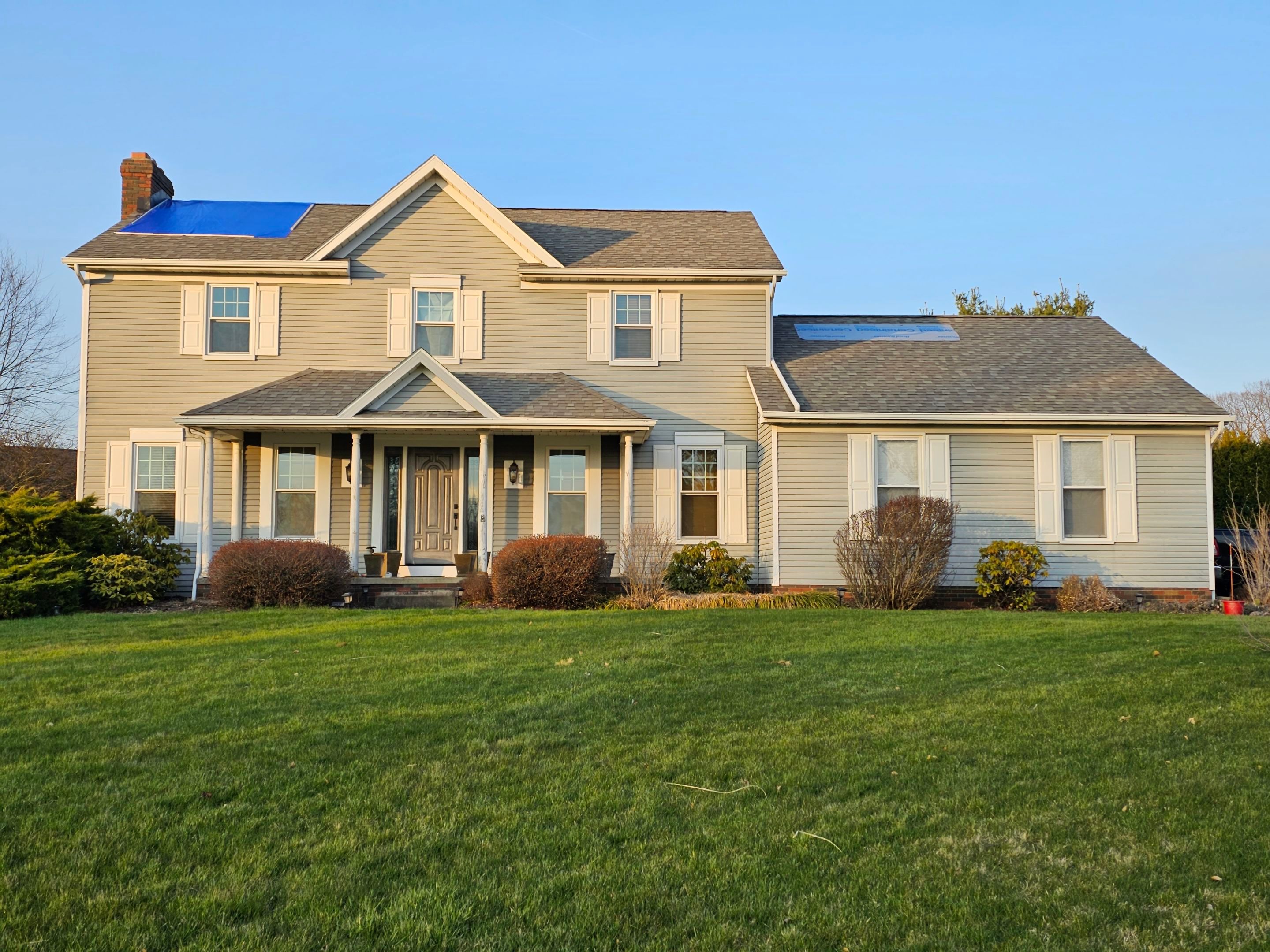 ATLAS PINNACLE HP W/SCOTCHGARD HEARTHSTONE  by Eagle Eye Roofing