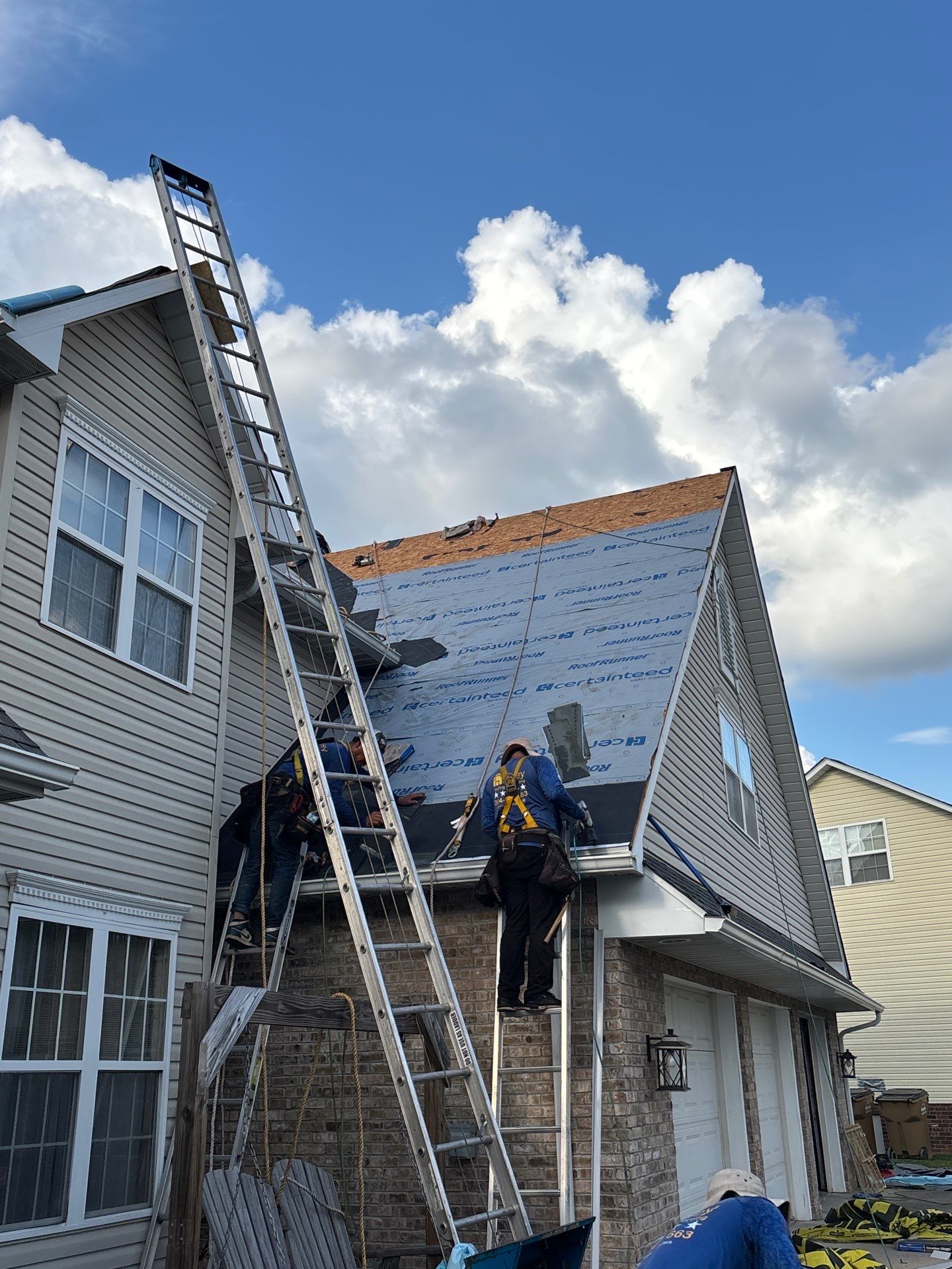 Land Mark Pro, LP Smartside, and Harbor Mill Vinyl Shake Siding by Fahey Roofing + Contracting