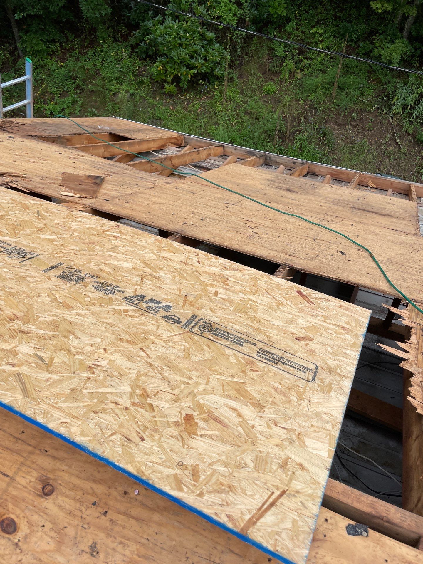 Residential Roofing Installation using GAF Timberline HDZ Charcoal by Rainstoppers Roofing