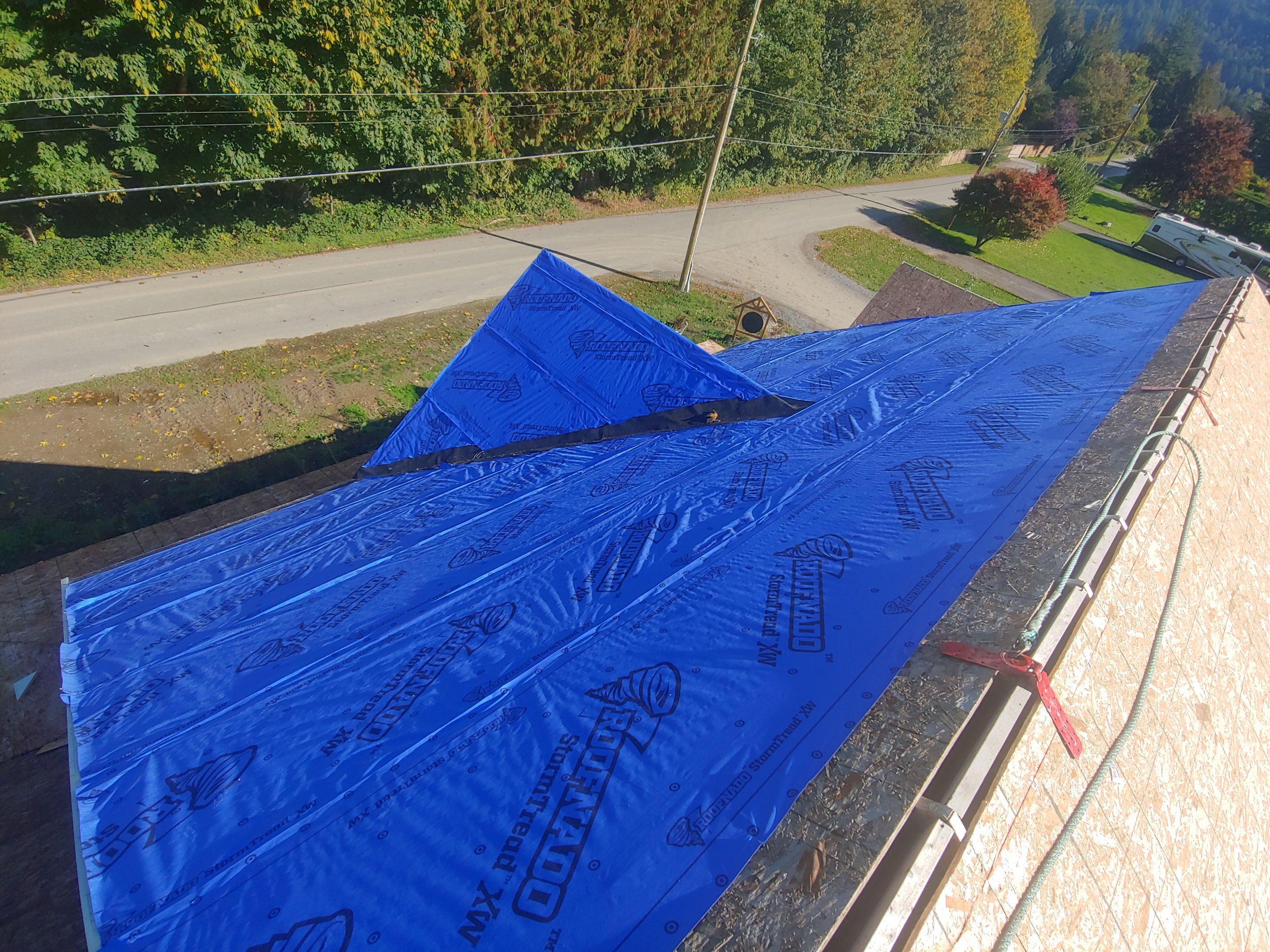 Residential Roofing Installation using GAF Charcoal HDZ by Top Notch Roofing Inc