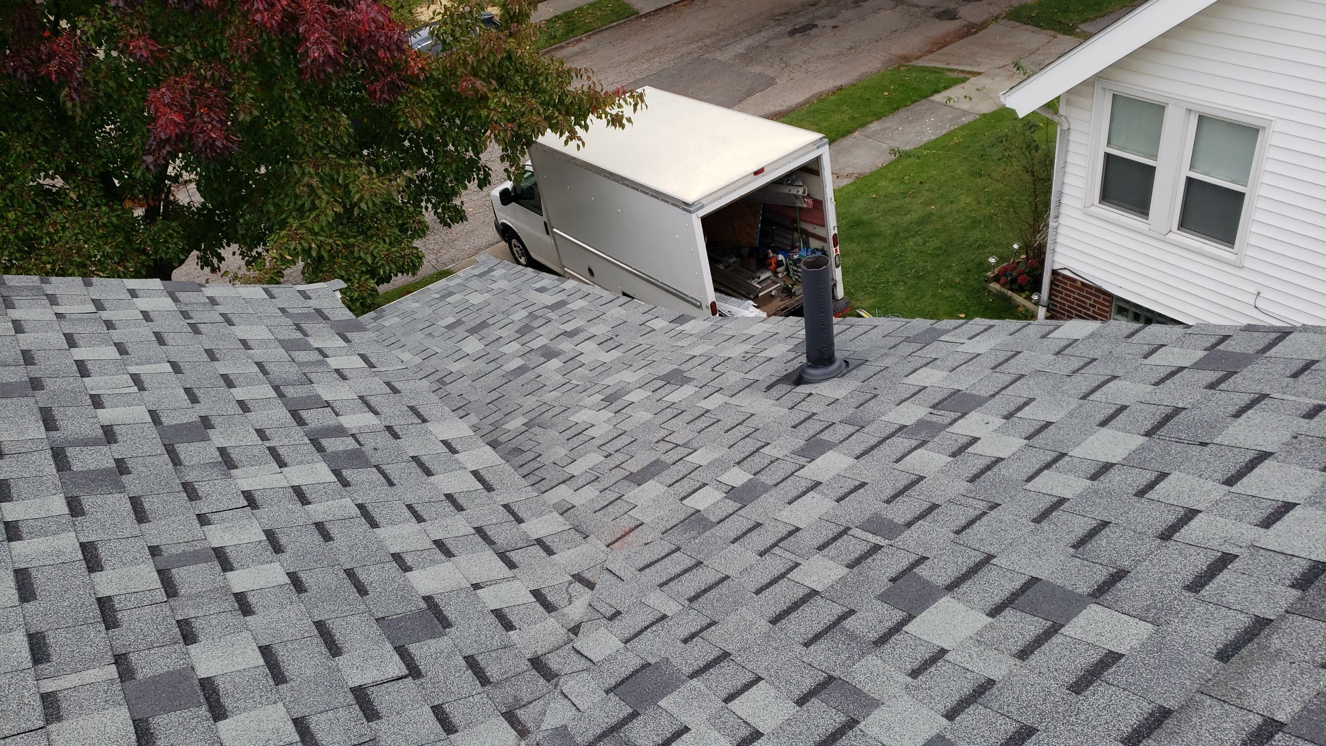 ATLAS PINNACLE COLOR: HEARTHSTONE DRIP EDGE: WHITE by Eagle Eye Roofing