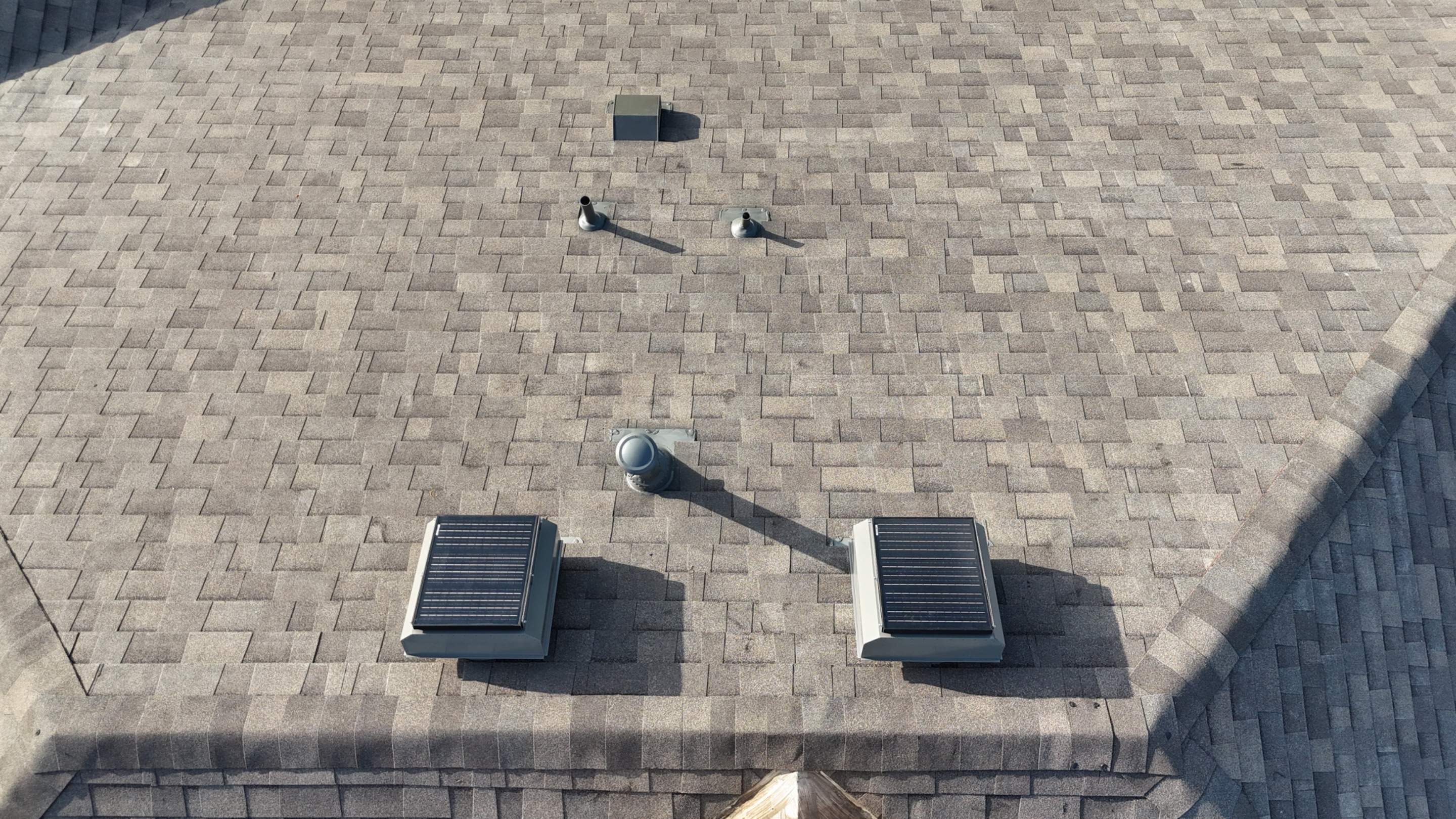 Weathered Wood - Malarkey Vista by RoofsOnly.com