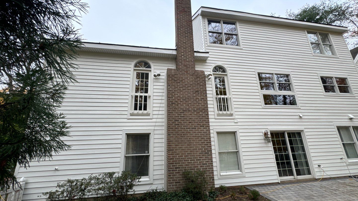 Arlington: Bevel Cedar Wood Siding Restoration by RM Banning, Inc.