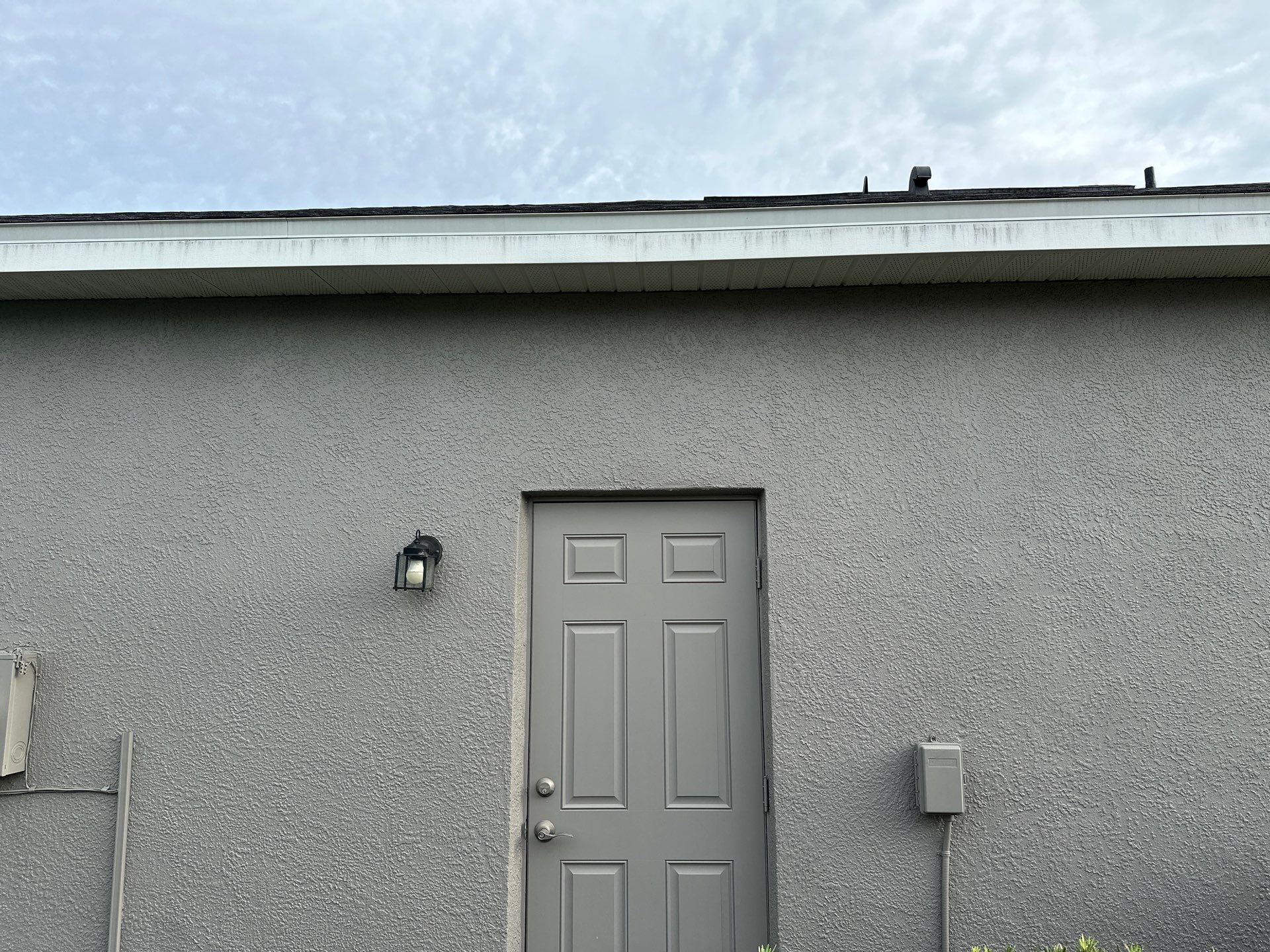House Wash, Lanai Cleaning, and Driveway Cleaning by Sunshine AquaWash