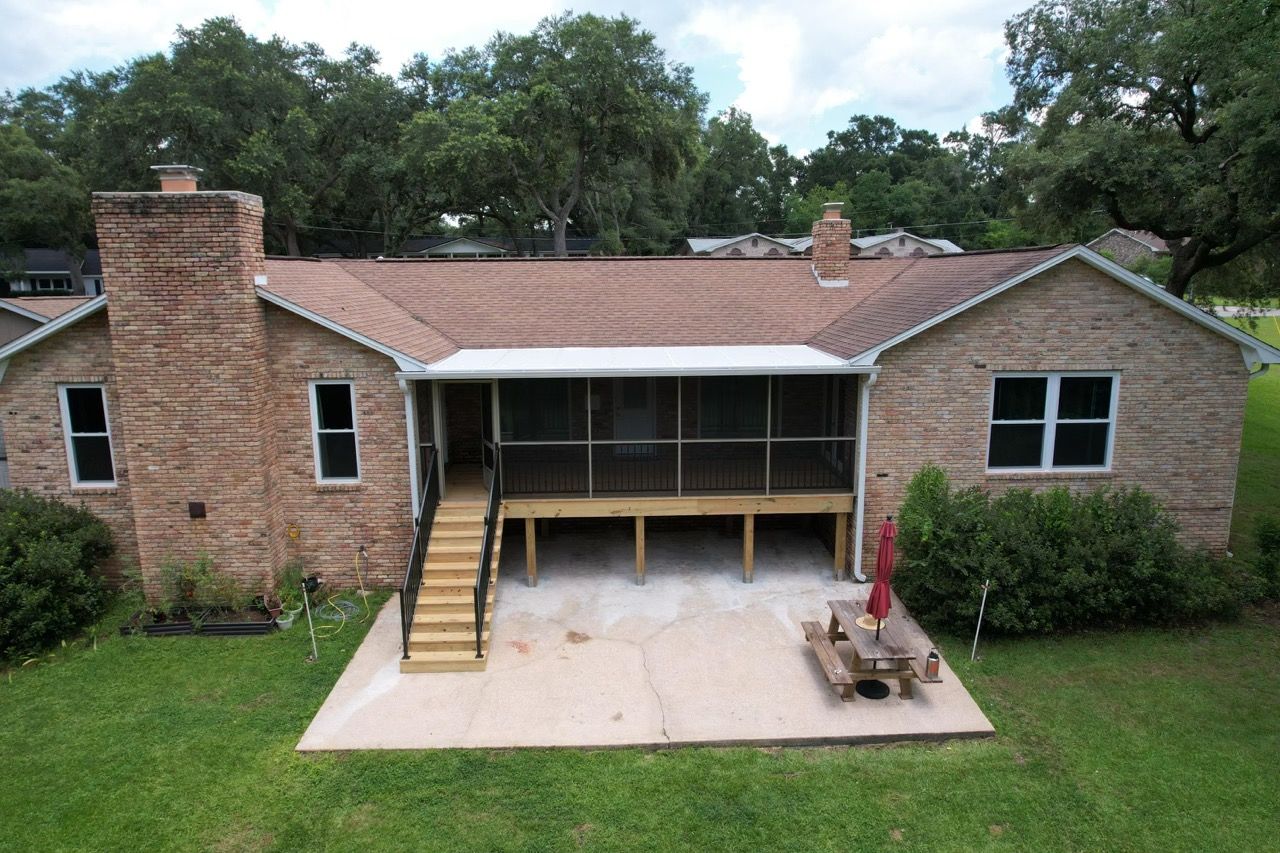 Screen Room w/Deck in Milton by Titan Sunrooms