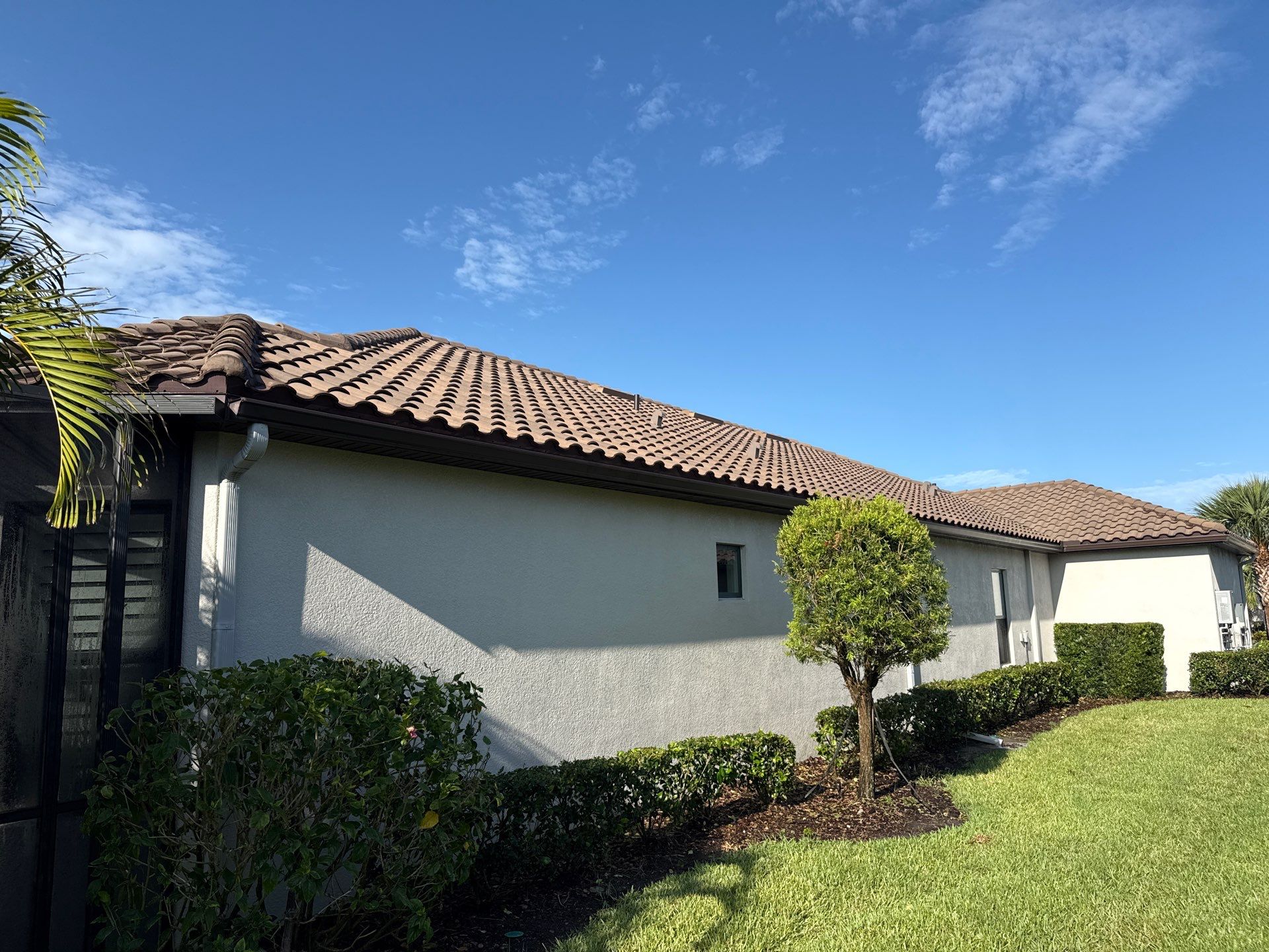 Concrete Tile Roof, Paver Driveway & Lanai Cleaning – Artisan Lakes Esplanade, Palmetto, FL by Sunshine AquaWash