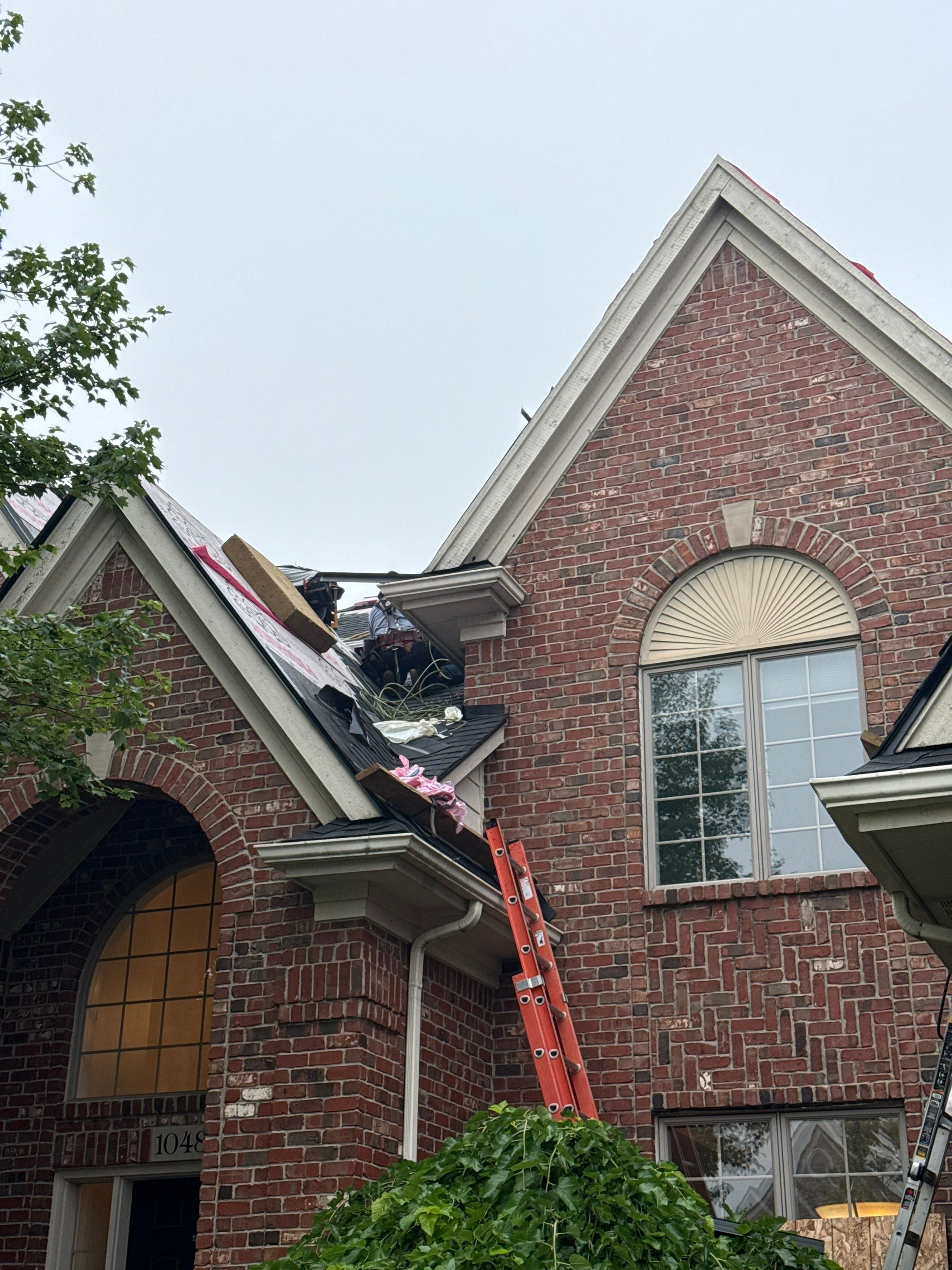 Roof Replacement using Owens Corning Onyx Black by 180 Contractors