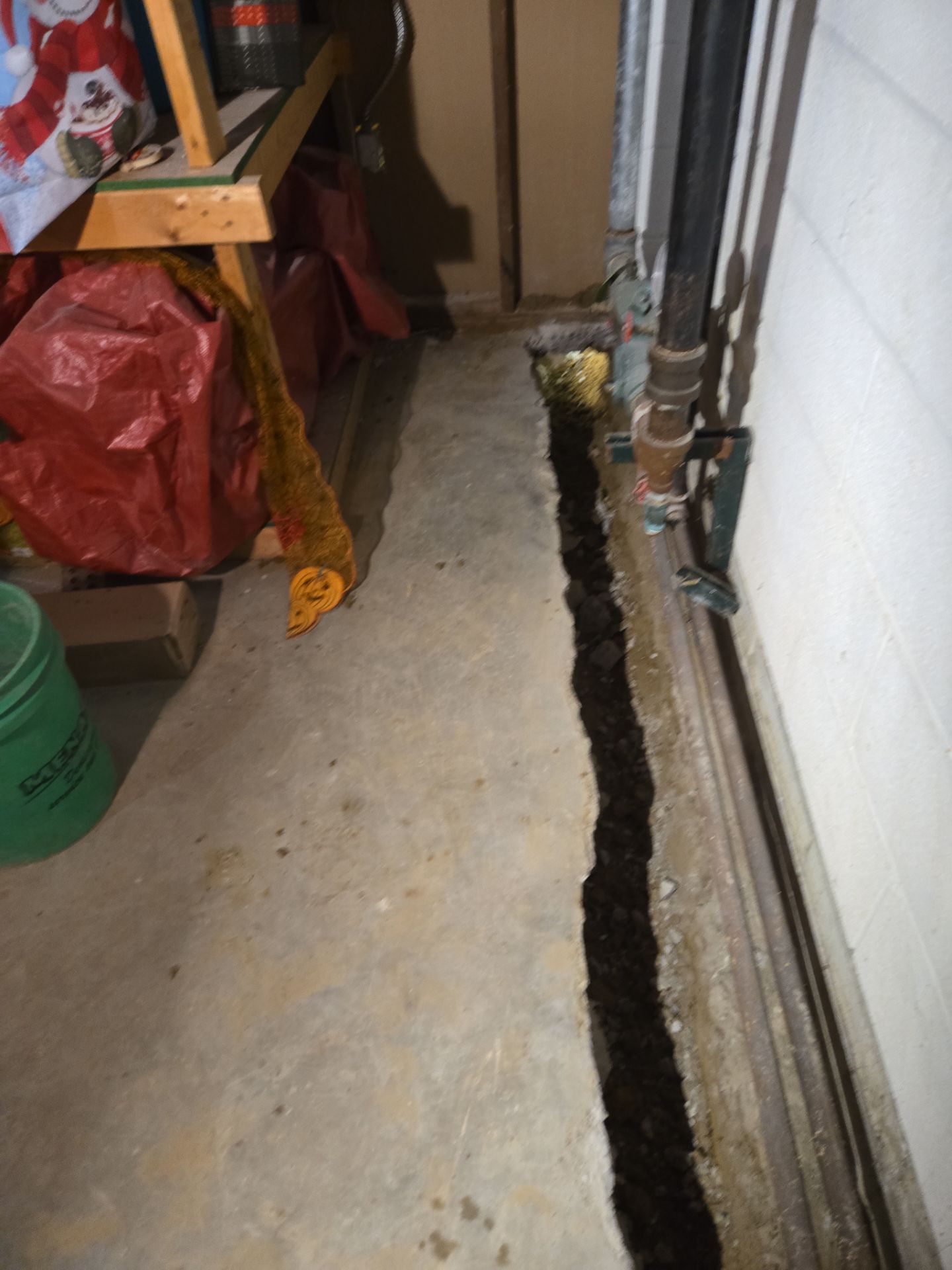 Interior Basement Waterproofing System with Embedded Fiber Reinforcement by Toledo Basement Repair 