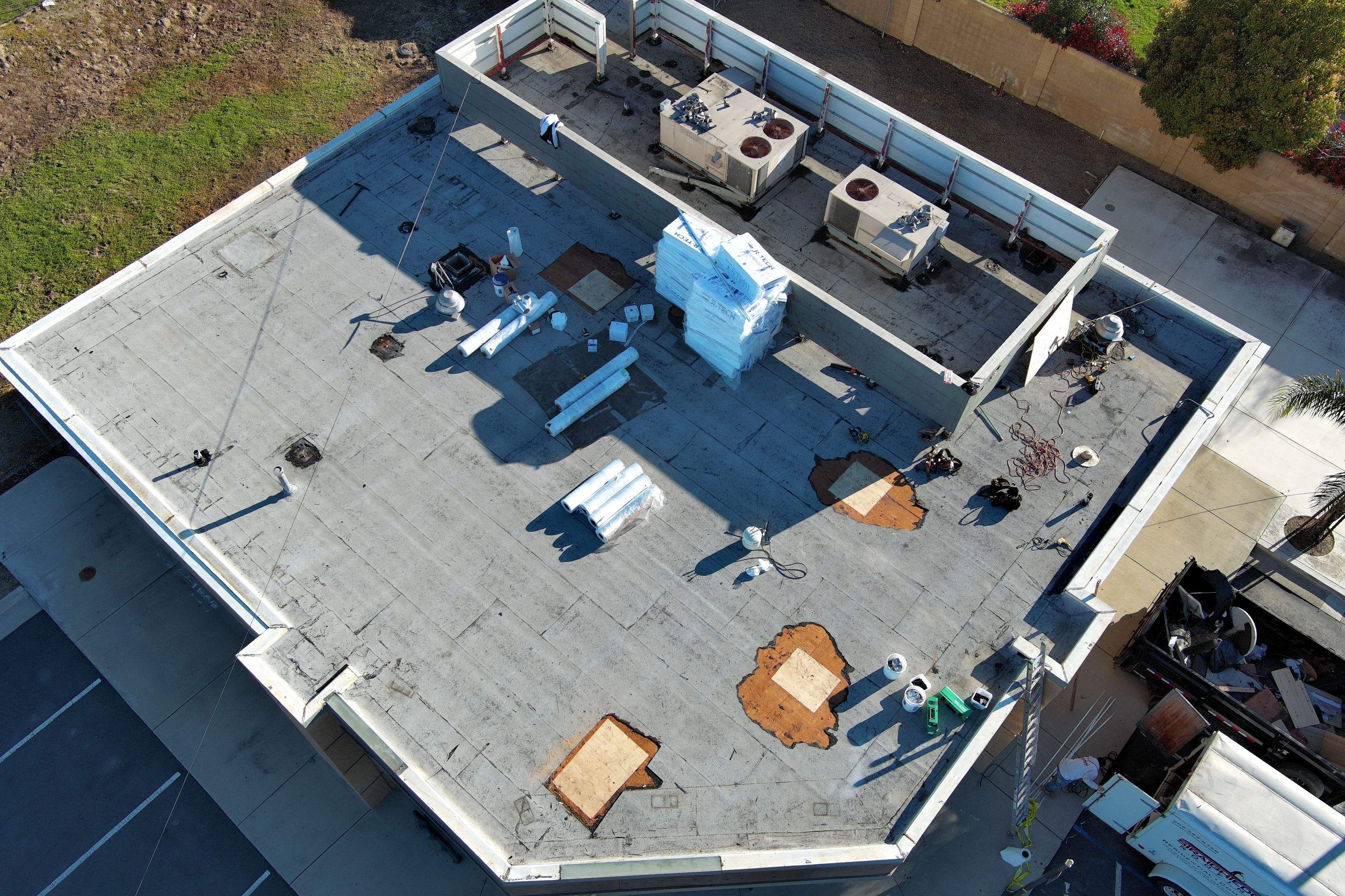 TPO single-ply roofing system using GAF Everguard 60 mil by Straight Edge Roofing Inc