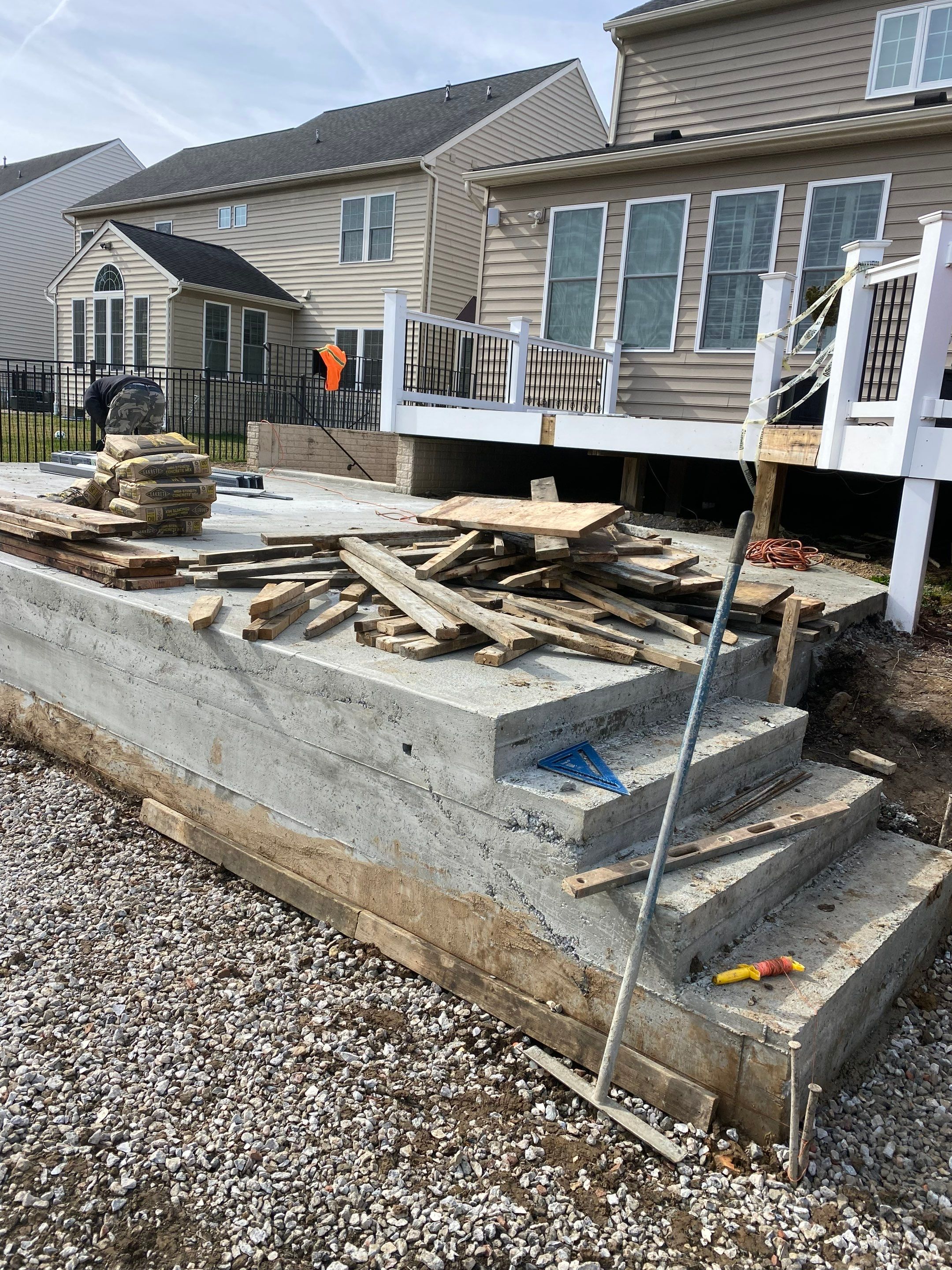 Gunite Pool w/ Spa and Water Features by Elysium Pools