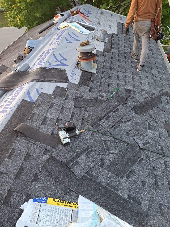 Ranch House and Garage Roof Installation with GAF Shingles by Gellings Roofing & Siding