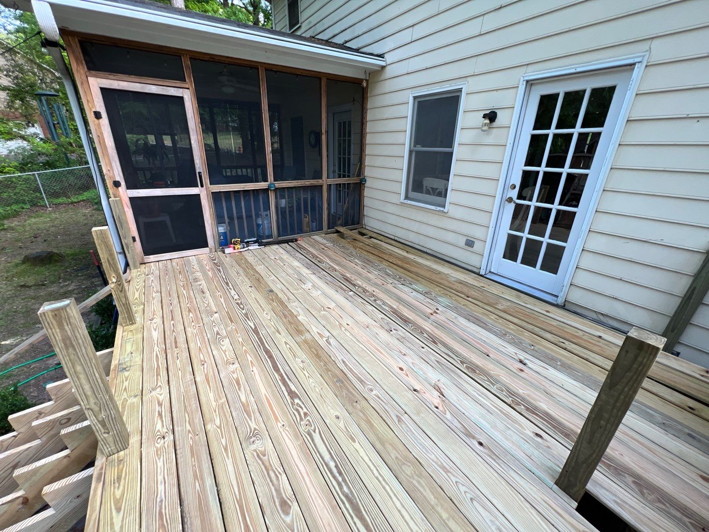 Oak Leaf Circle - Deck Installation  by Pillar and Pine