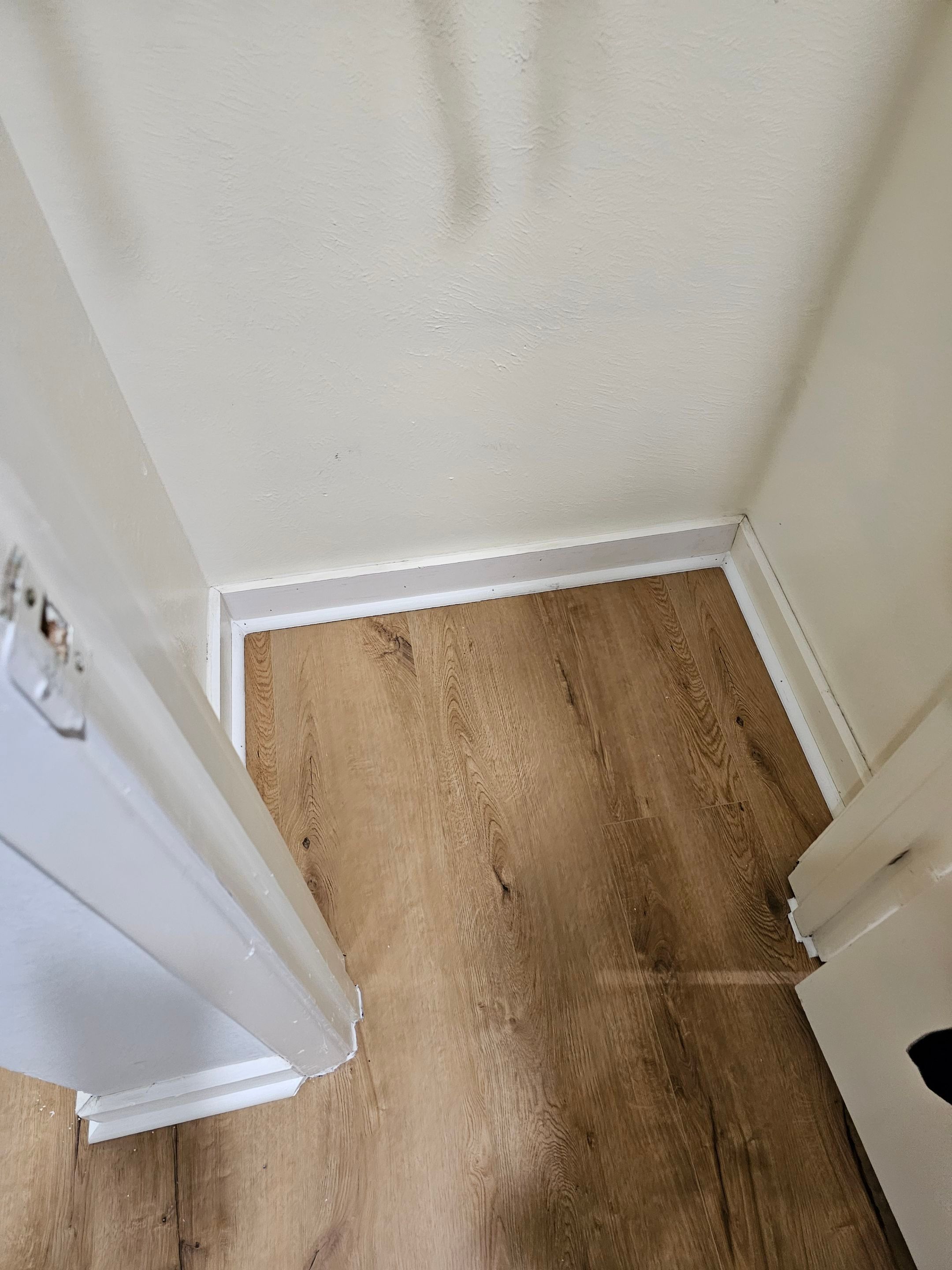 Laminate floor & fence by EL-GC LLC 