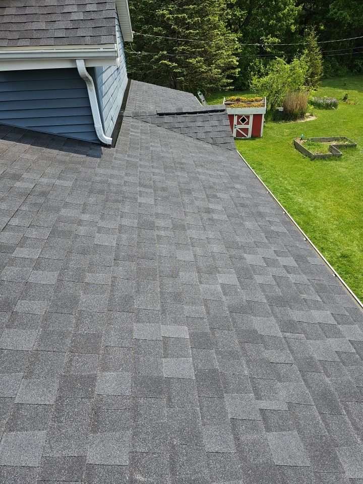 ATLAS PINNACLE COLOR: BLACK SHADOW by Eagle Eye Roofing