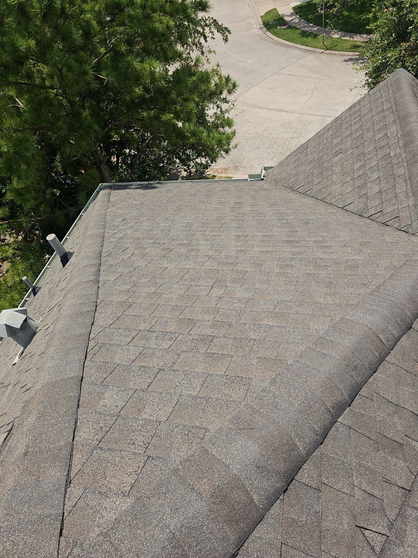 Hail Damage using Owen's Corning Duration (Lifetime) Shingles by Roof Repair Company