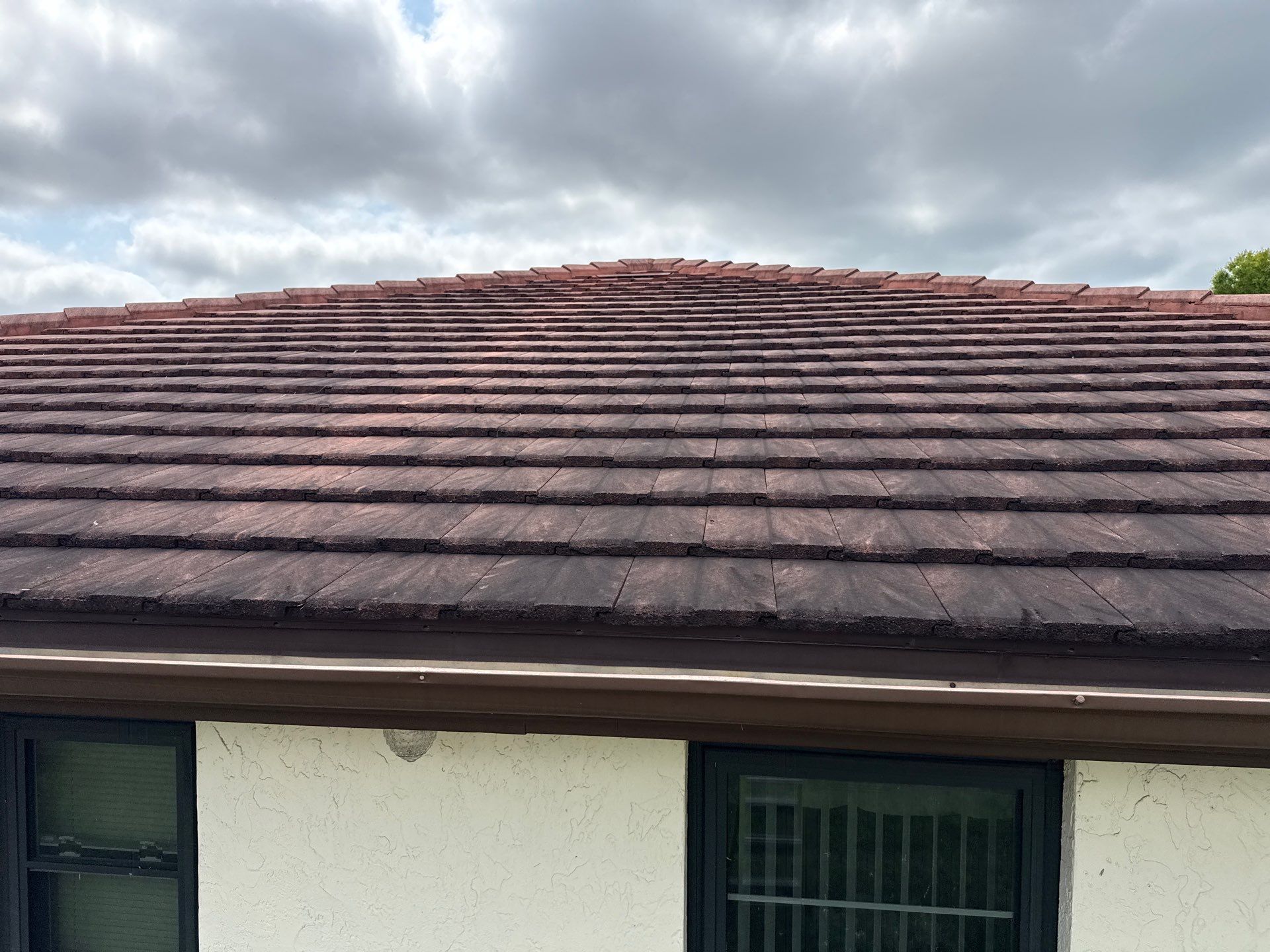Tile Roof Cleaning – Vivenda at Bradenton I (Same-Day Service & Facebook Review) by Sunshine AquaWash