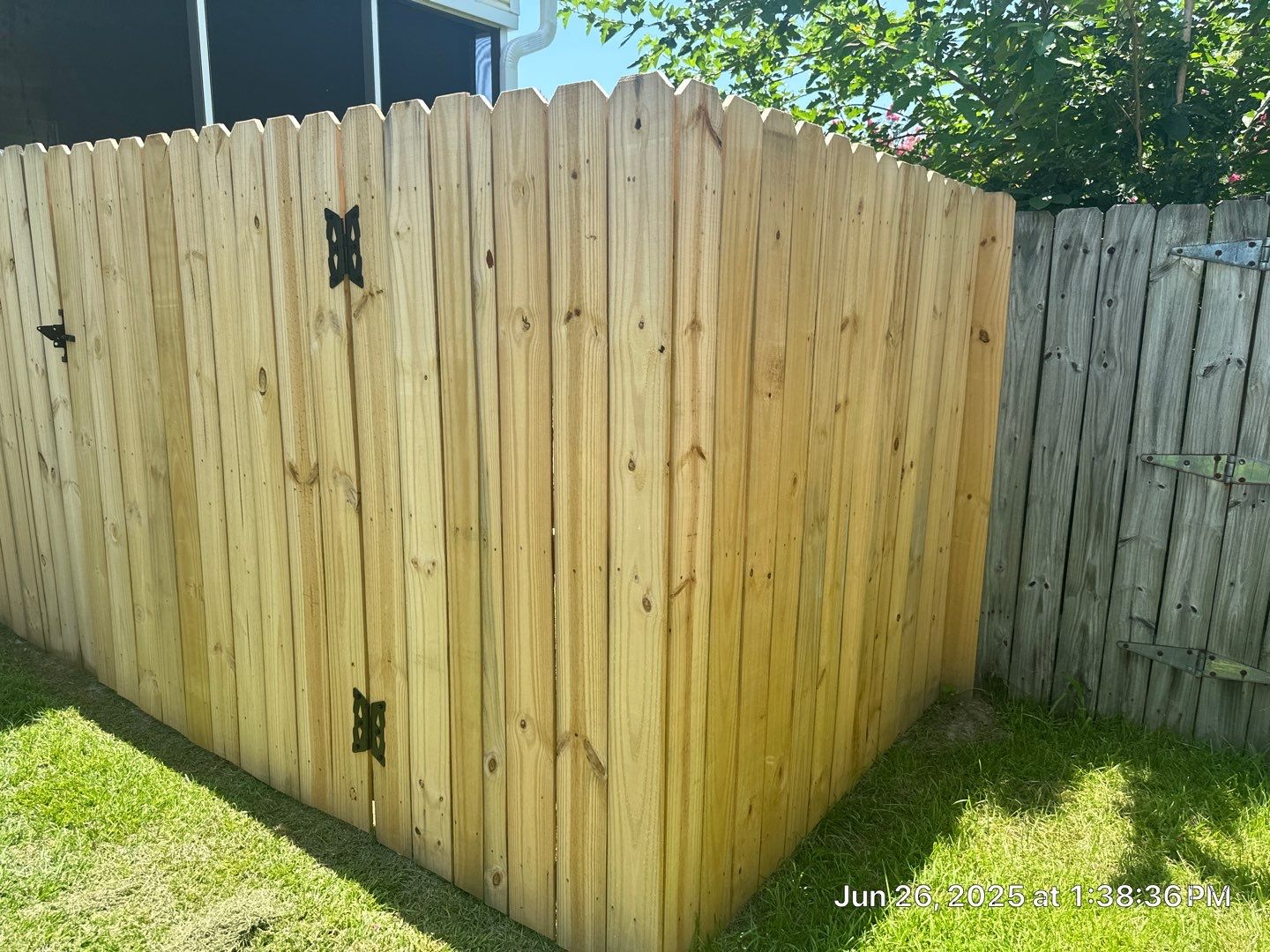 Wood Fence using Wood Sealant by DuraSeal